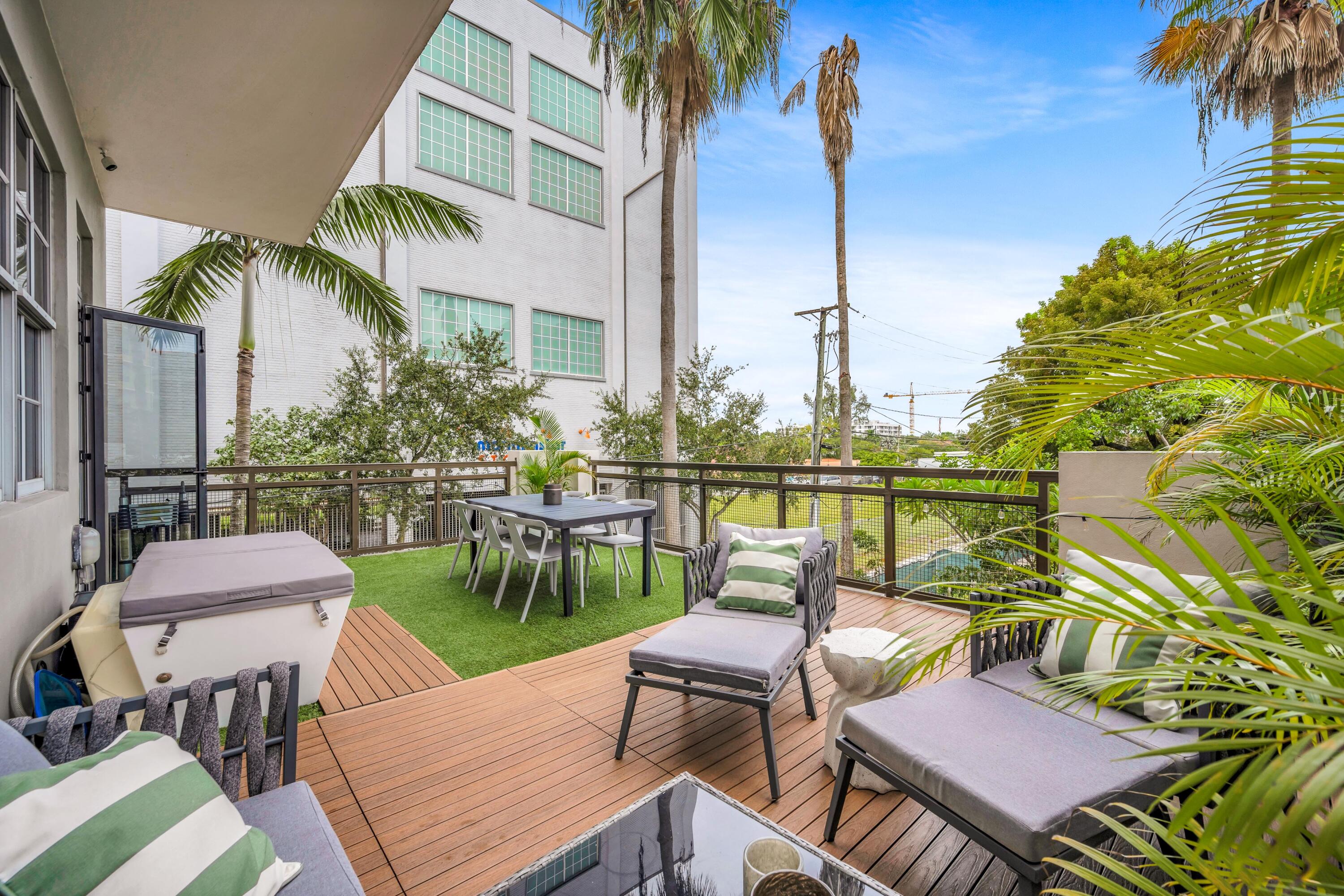 411 NW 1ST AVE APT 206-18