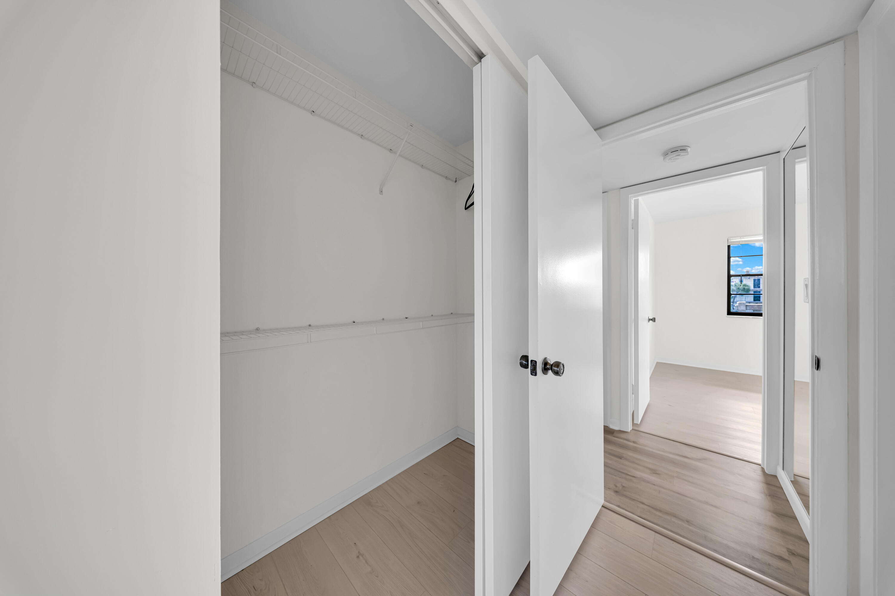 9233SW8thStUnit#305BocaRaton(25of29)