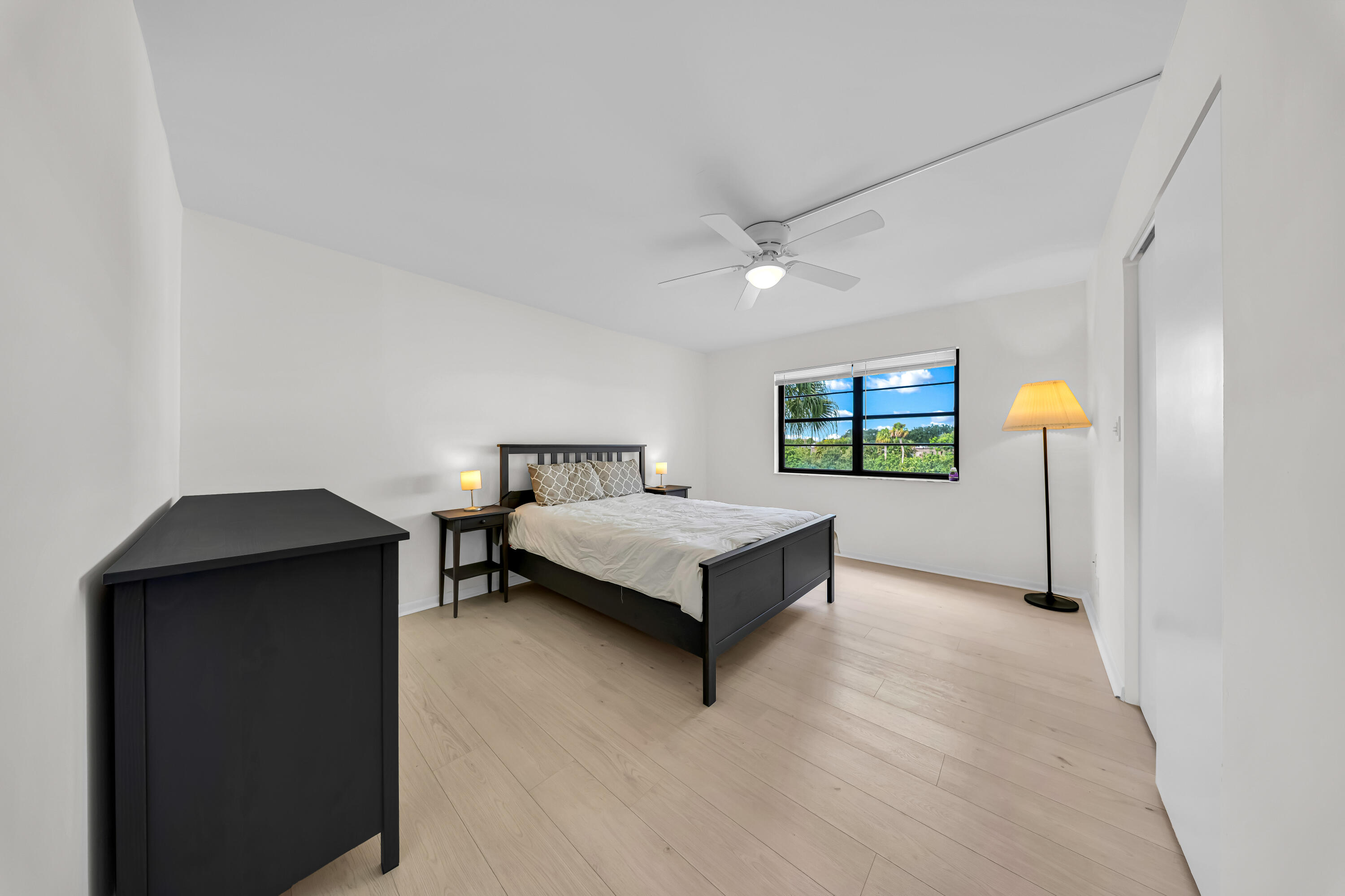9233SW8thStUnit#305BocaRaton(23of29)