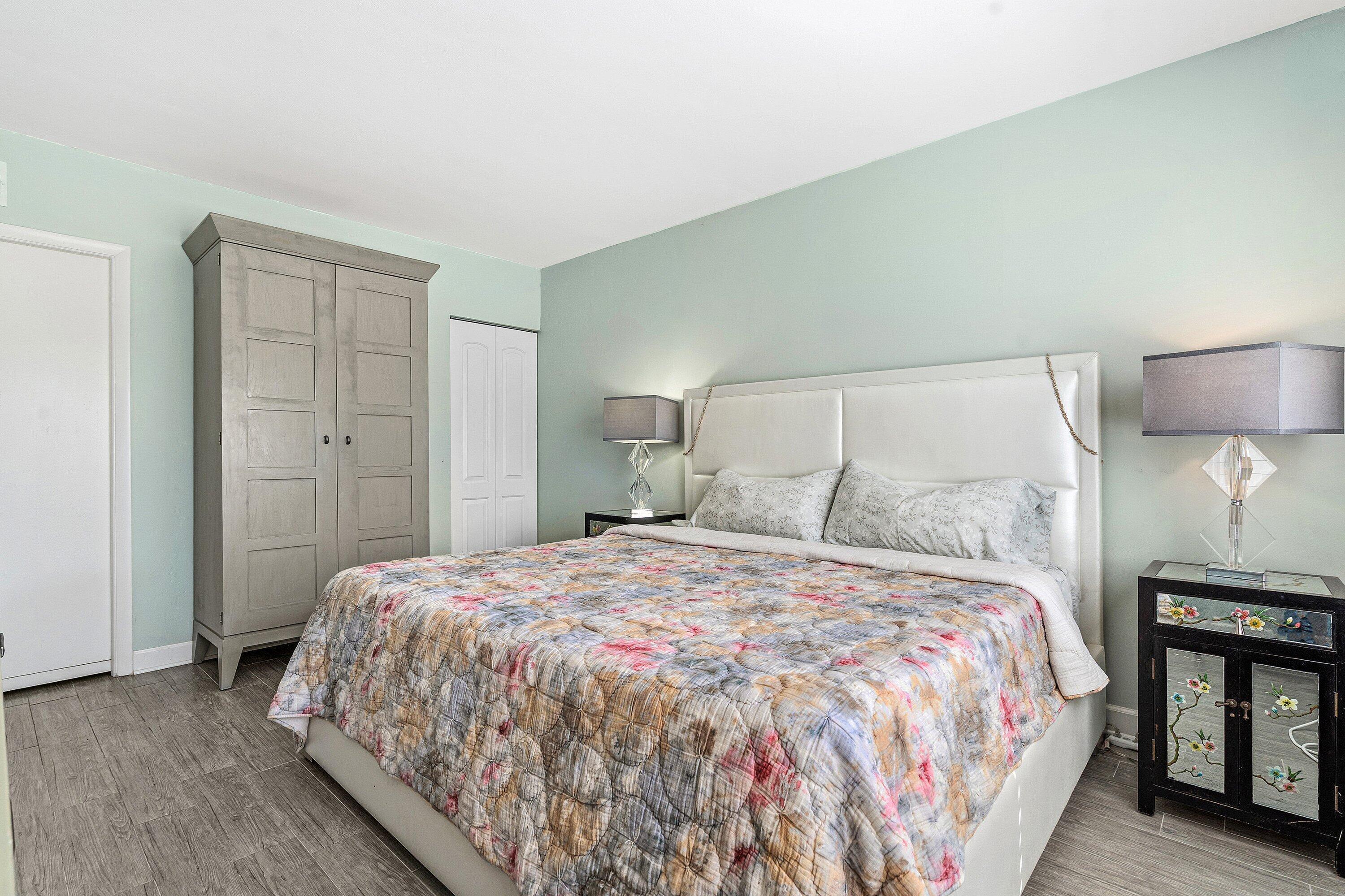 024-2440Southwest22ndAvenue-703-DelrayBe