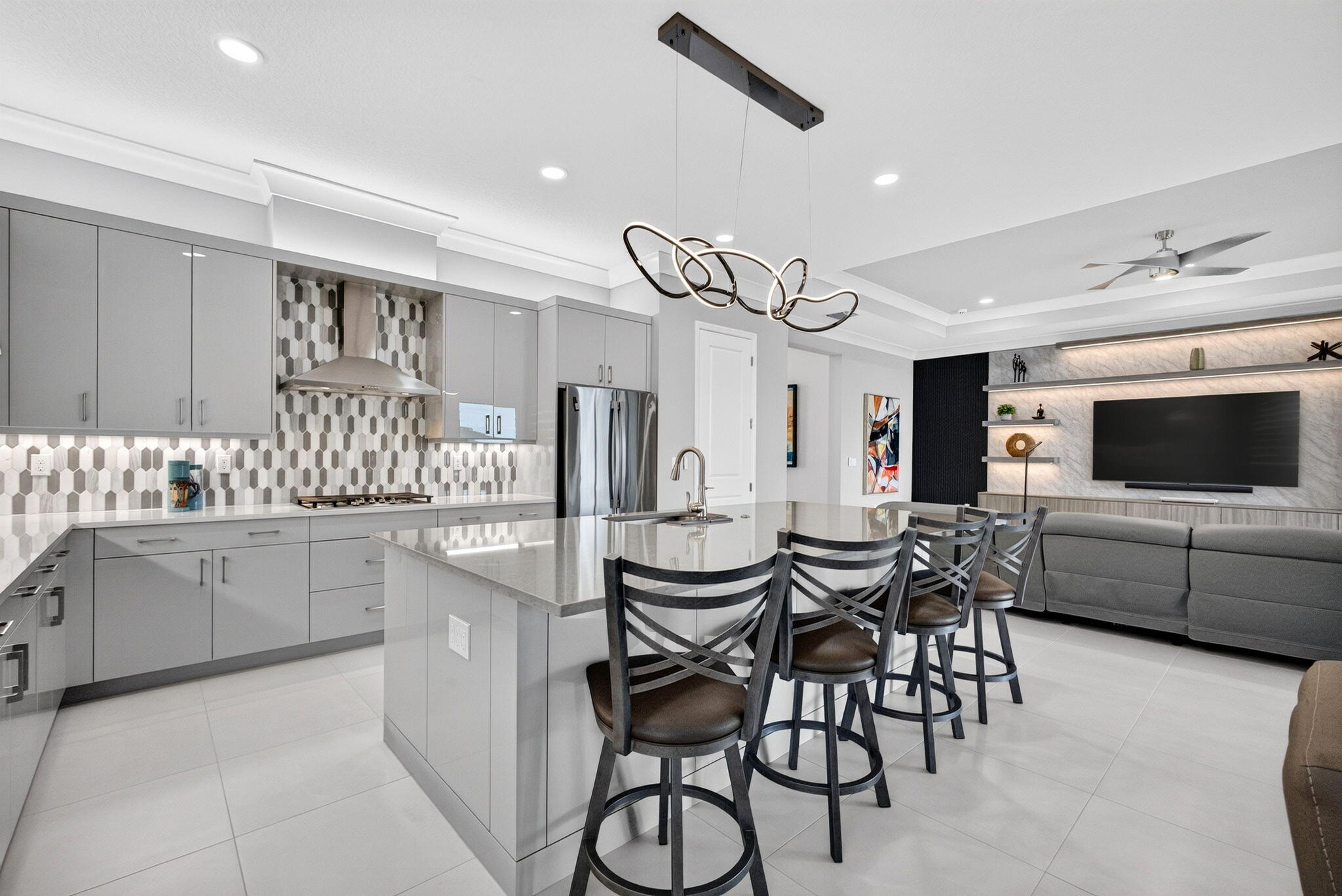 KITCHEN WITH LARGE CENTER ISLAND
