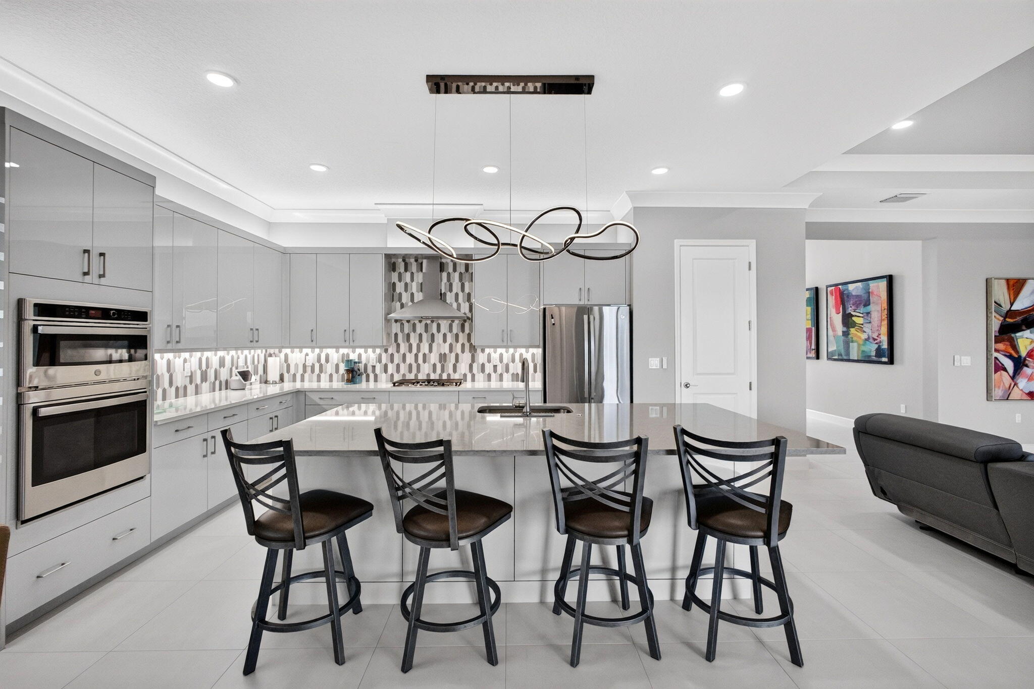 KITCHEN WITH LARGE CENTER ISLAND