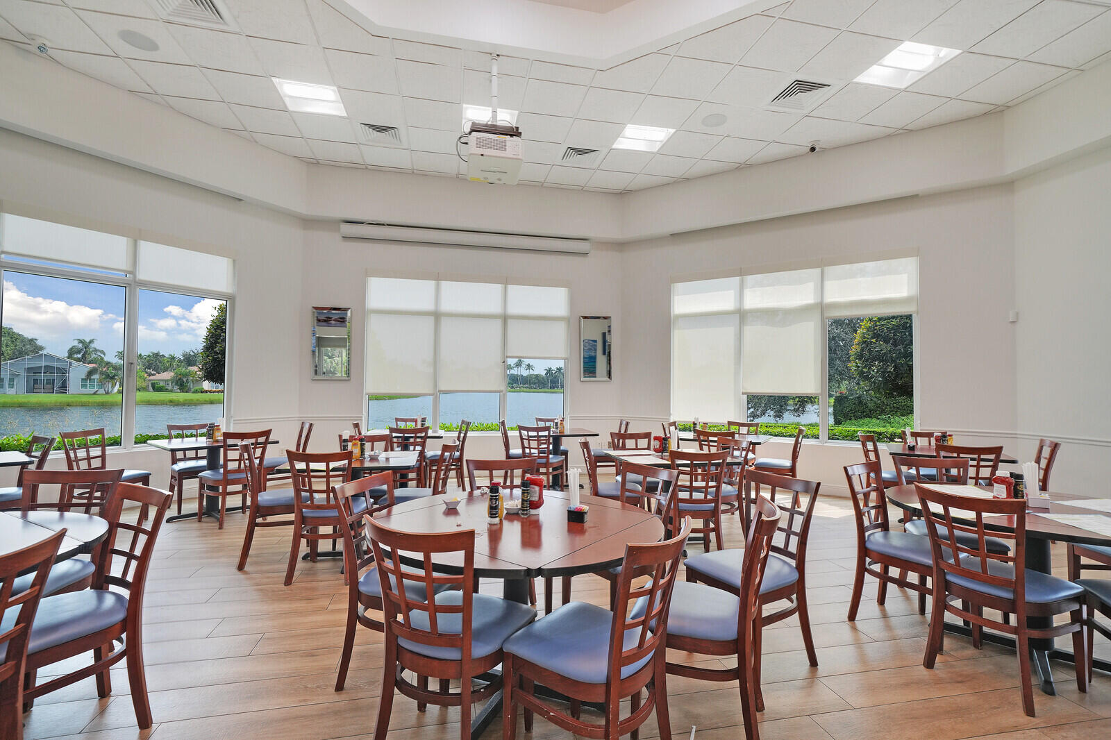 Clubhouse Cafe
