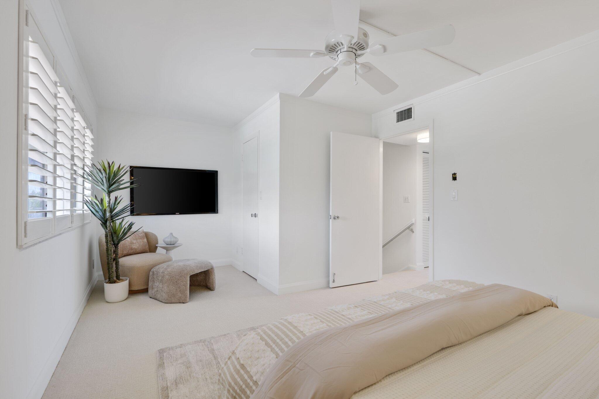 1016 Ocean Drive - 40.jpg-FULL.JPG-SMALL