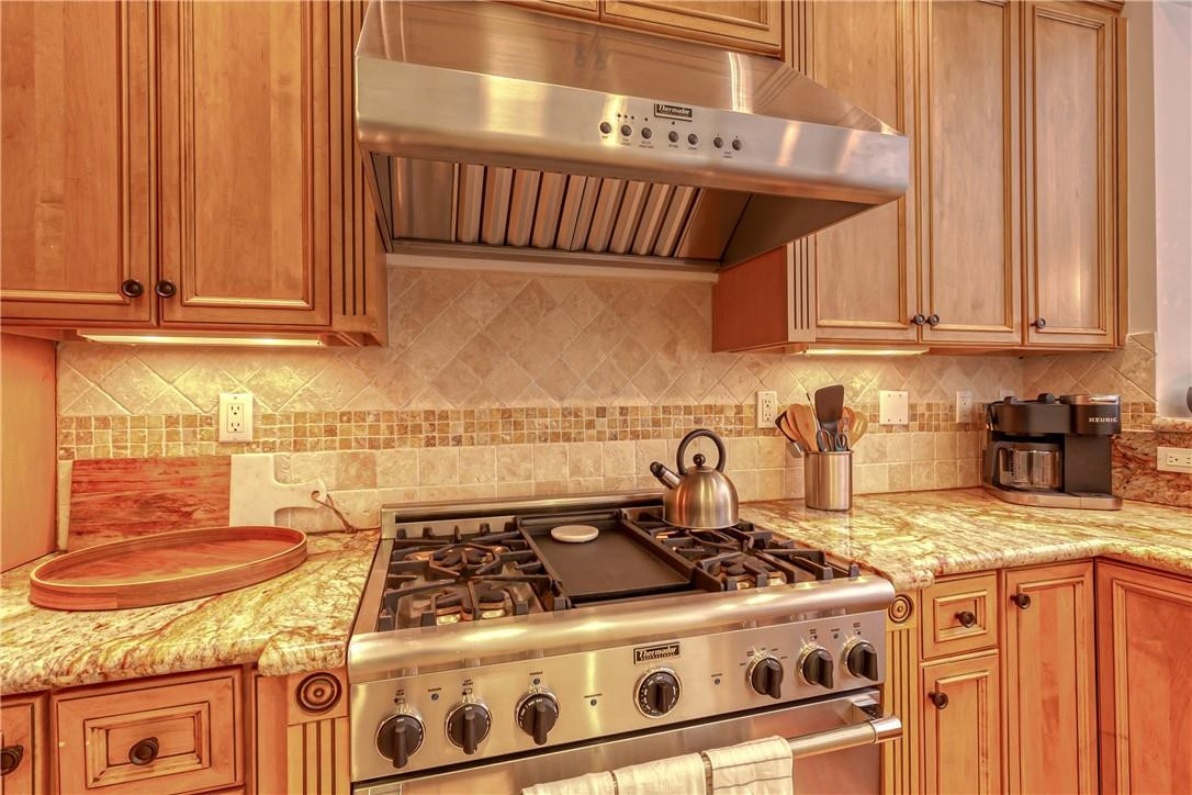 Beautiful gas top oven