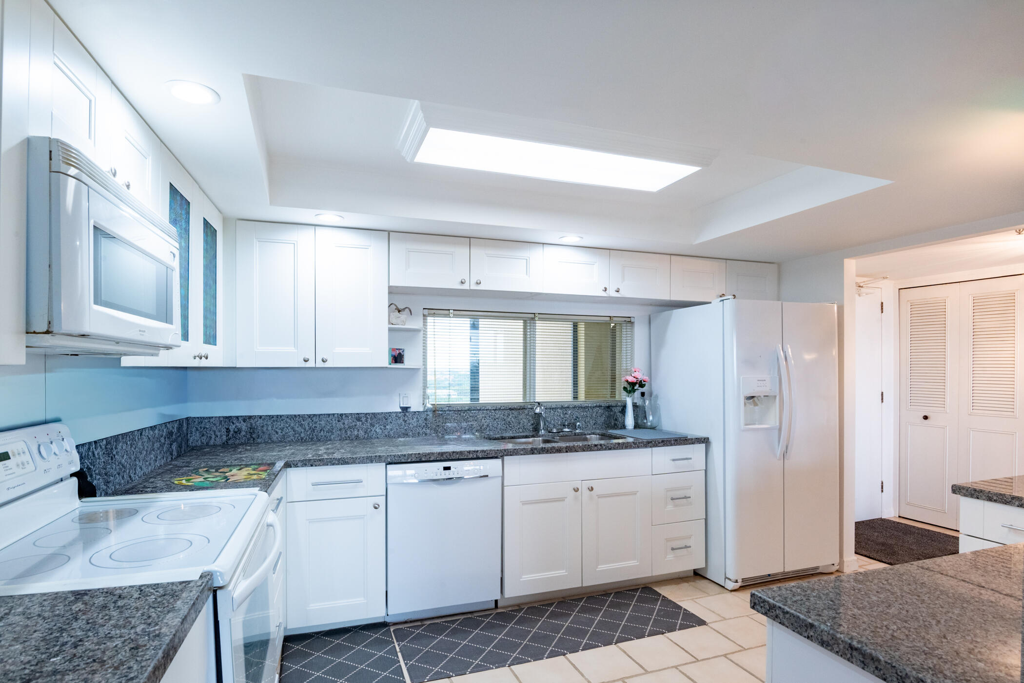 2480 Presidential Way 1103-007 (1)