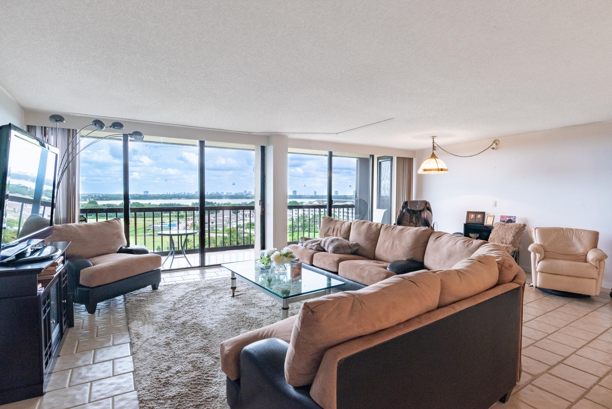 2480 Presidential Way 1103-002 (1)