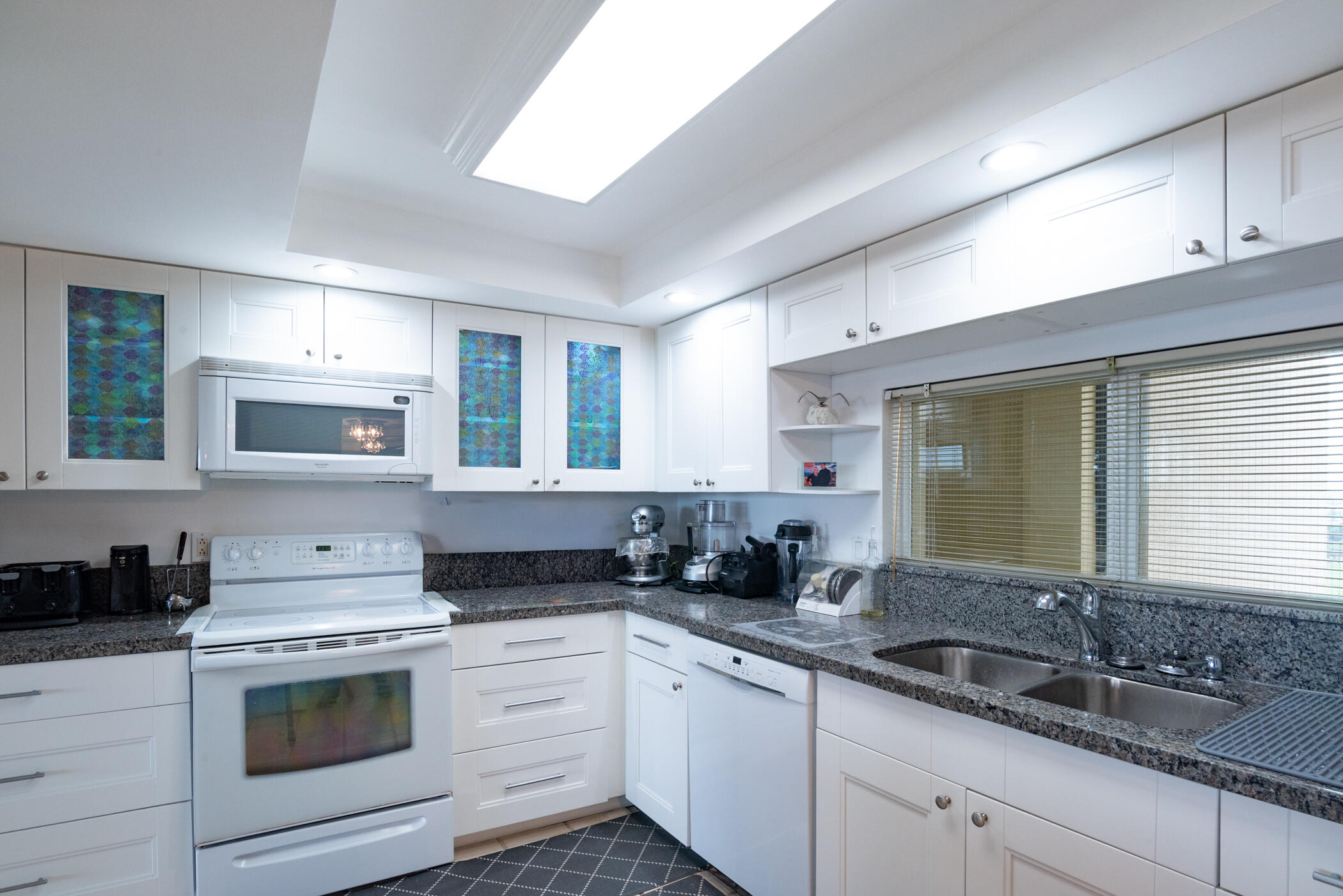 2480 Presidential Way 1103-009 (1)