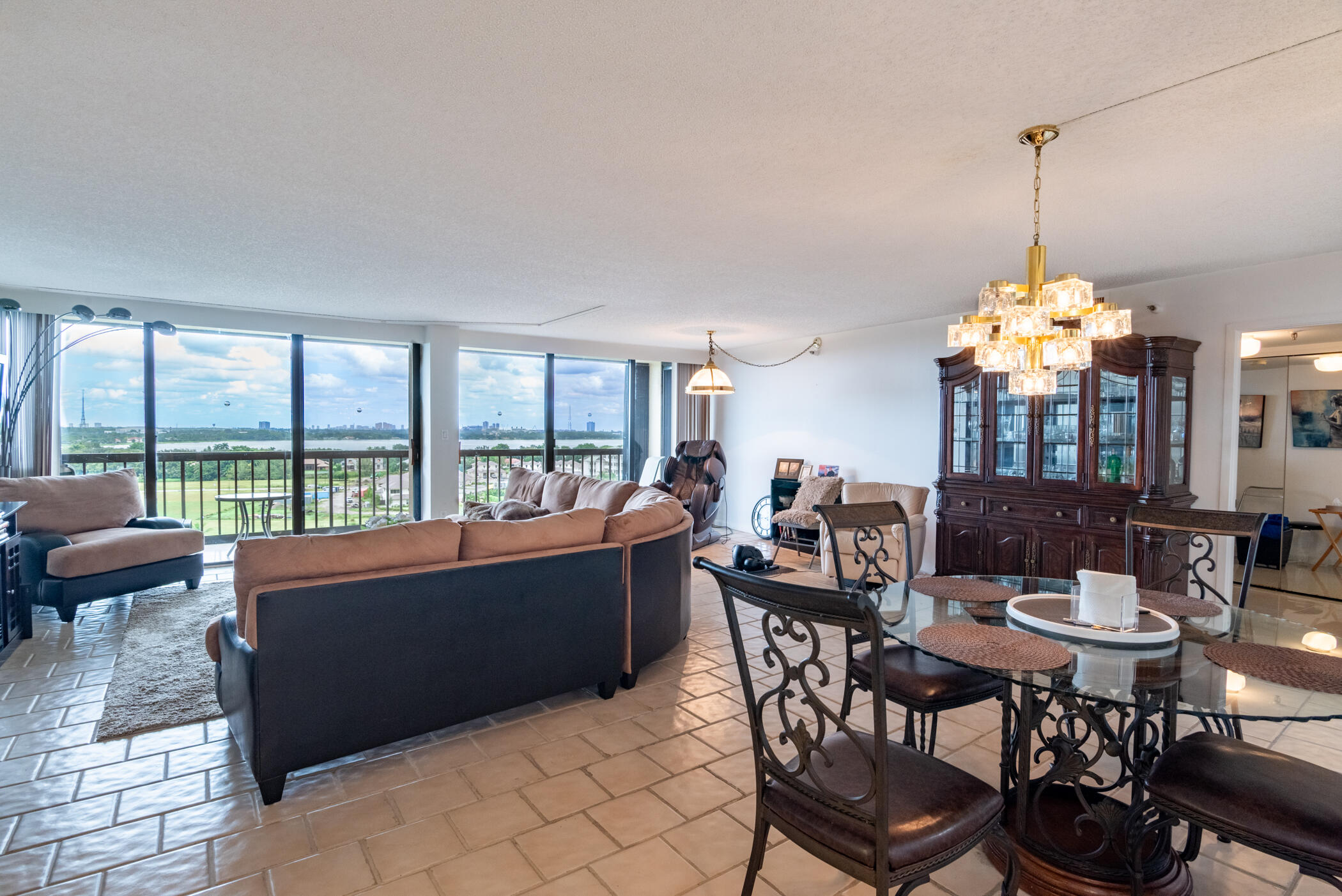 2480 Presidential Way 1103-001 (1)