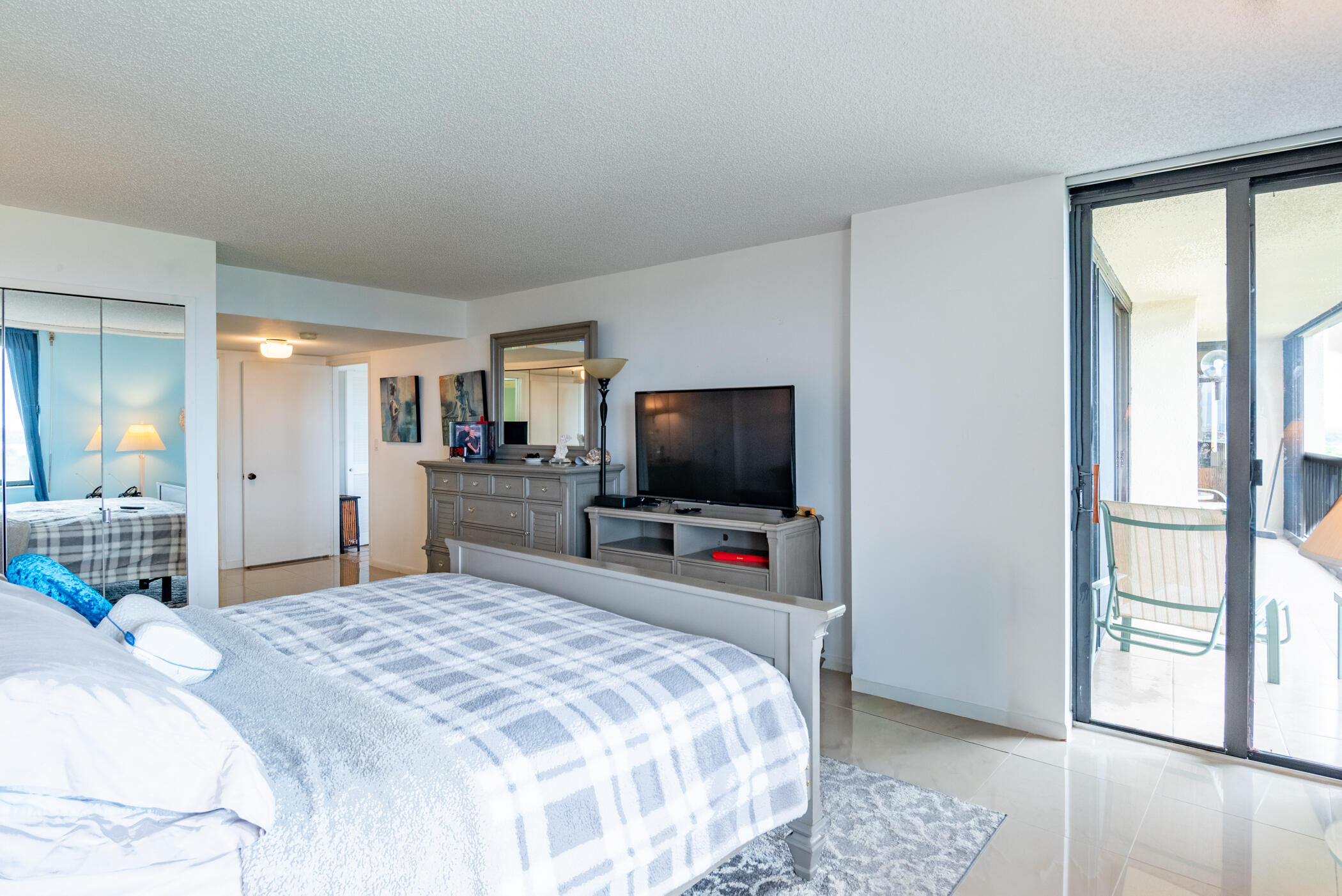 2480 Presidential Way 1103-024 (1)