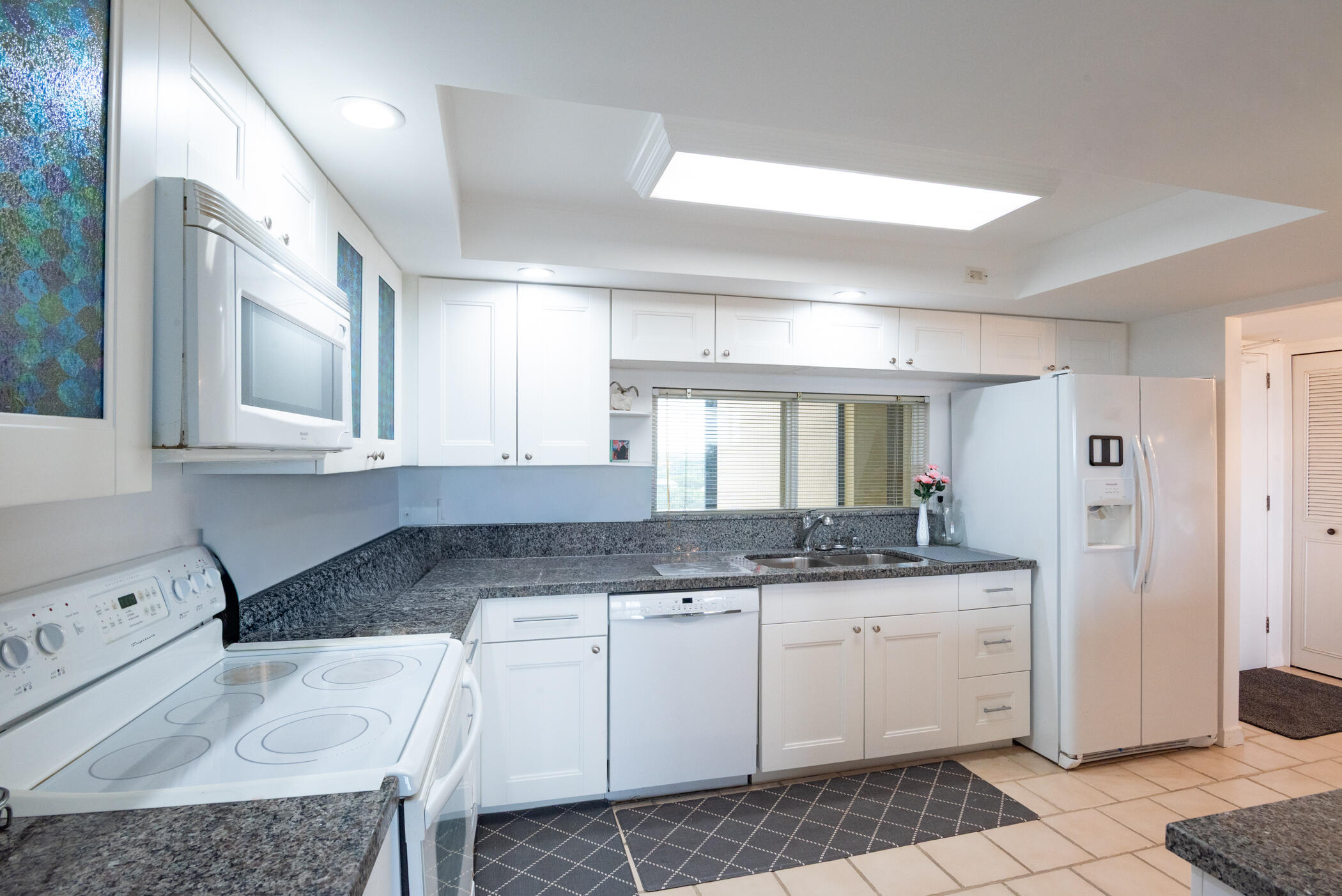 2480 Presidential Way 1103-011 (1)