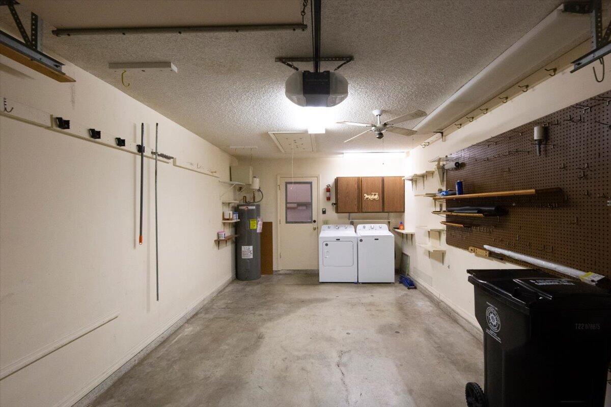 Garage/Washer-Dryer