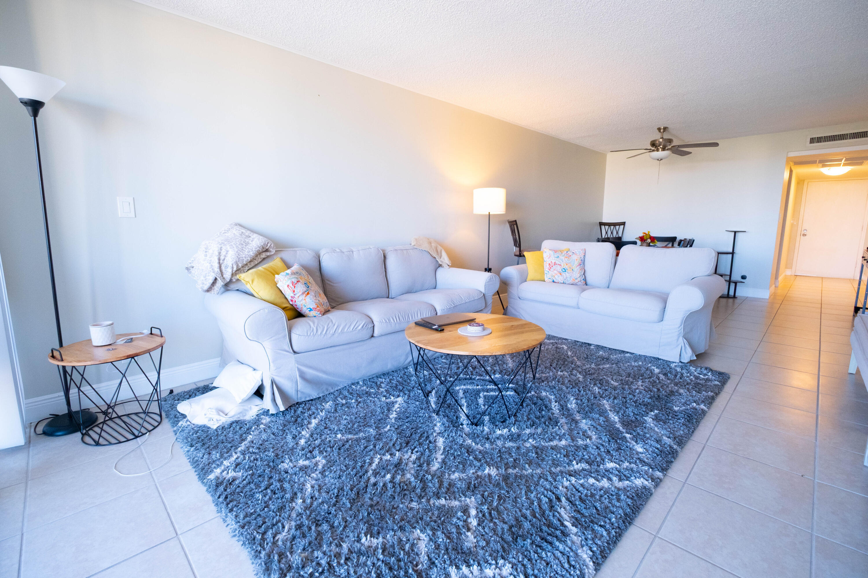 BOCA BAYOU LIVING ROOM