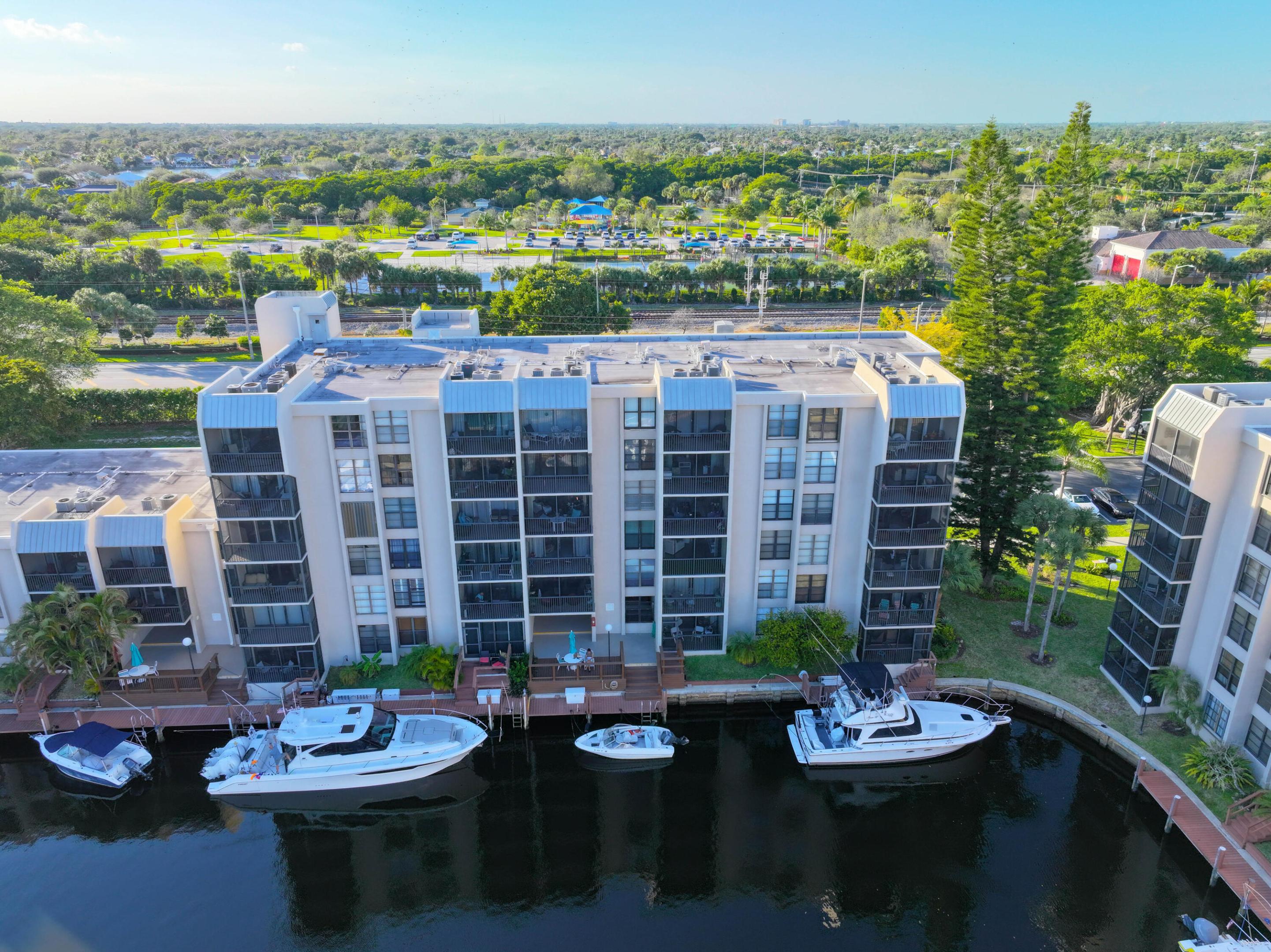 BOCA BAYOU BUILDING