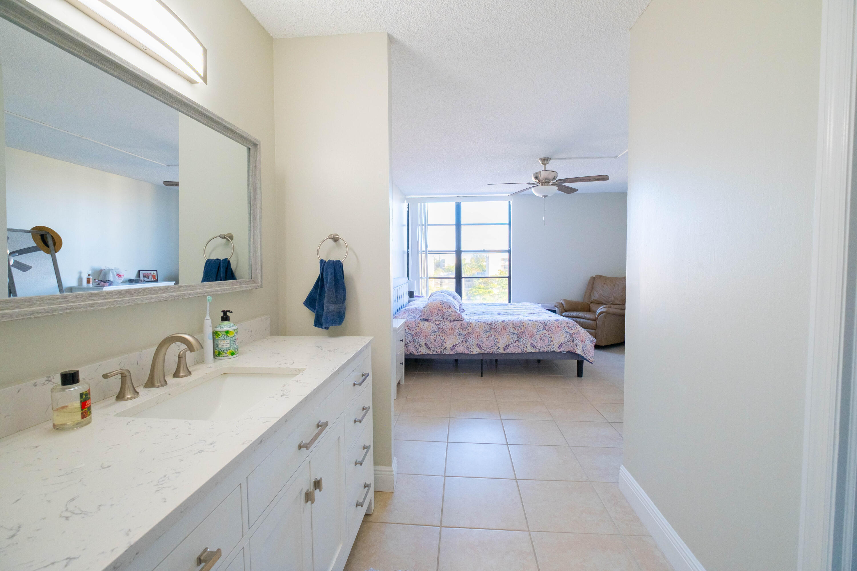 BOCA BAYOU MASTER BEDROOM VANITY