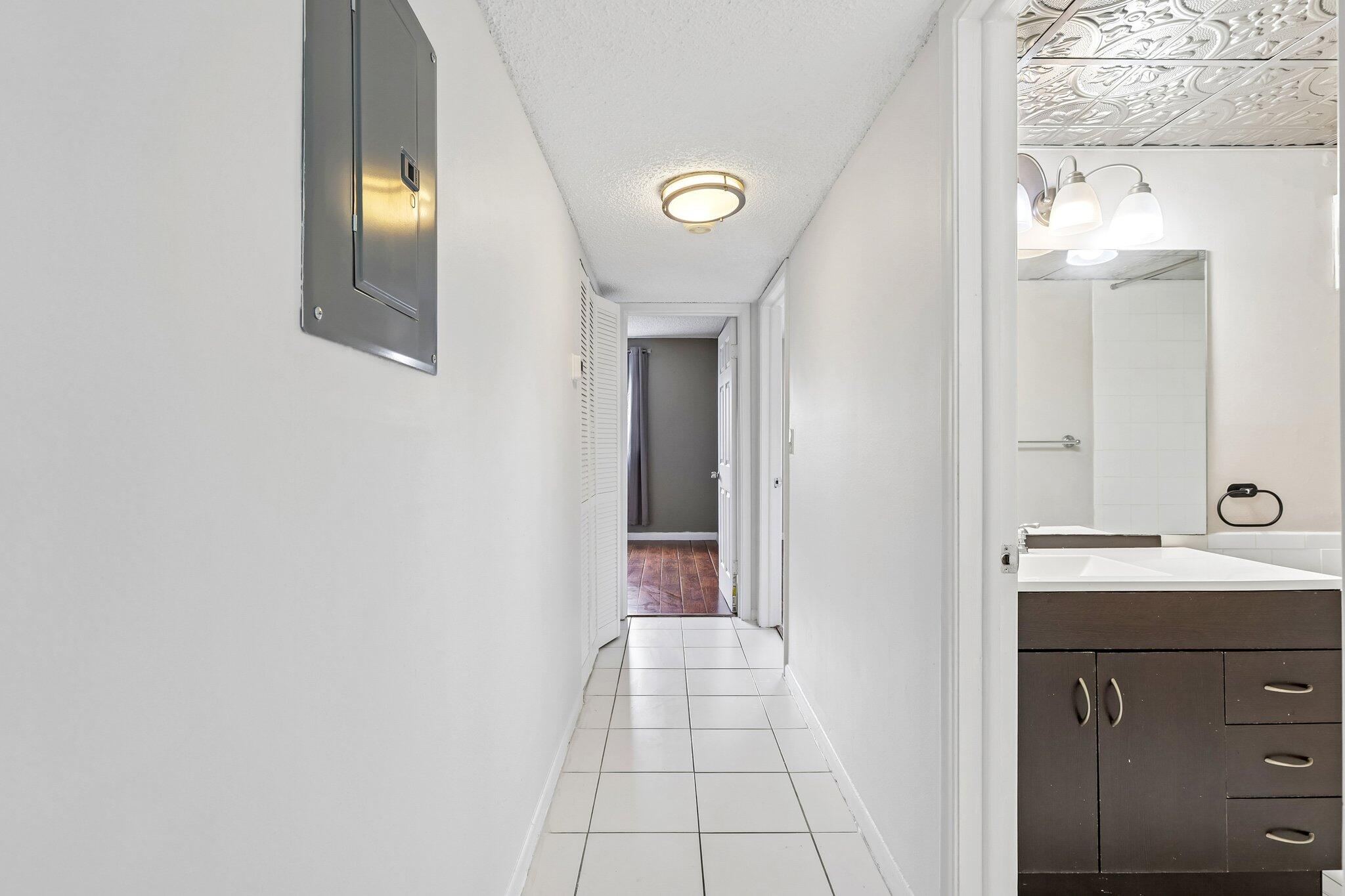 11_Hallway-and-Room-Connection_Original-