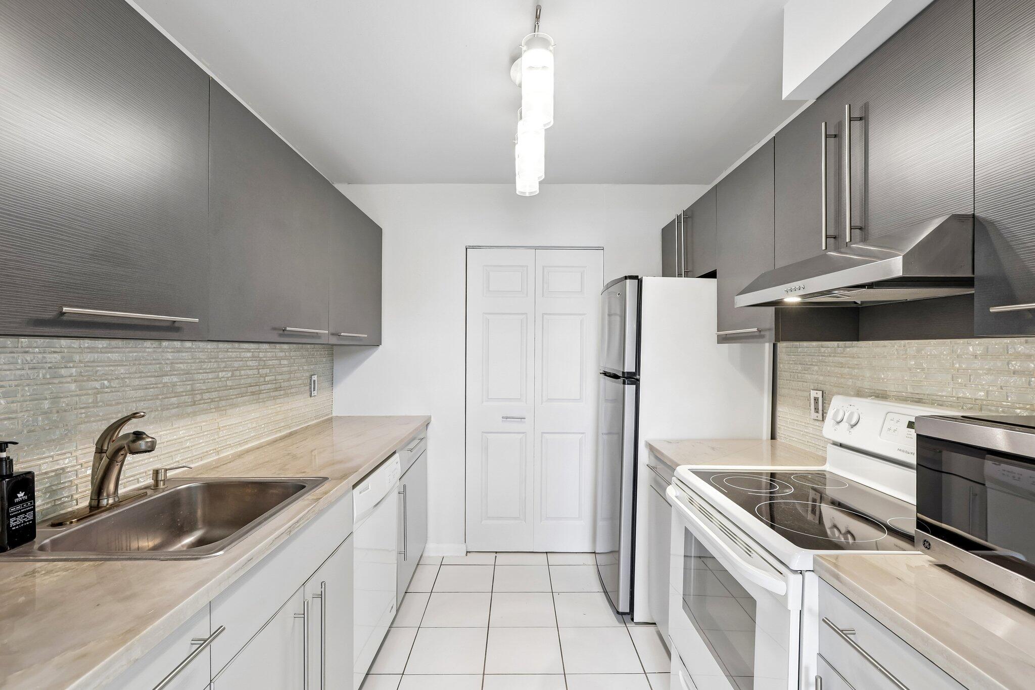 03_Kitchen-Overview_Original-011