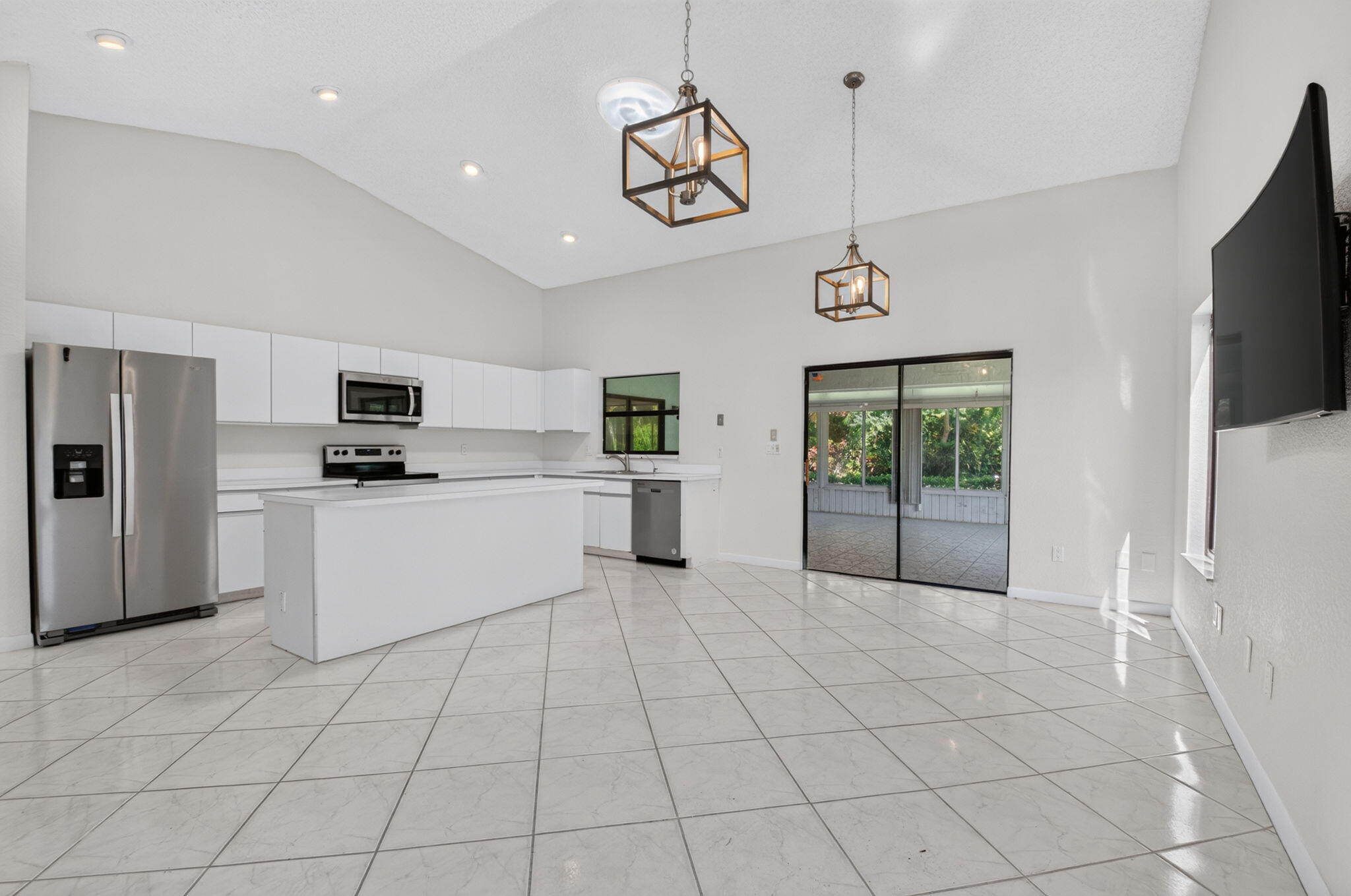 Kitchen - Family Room