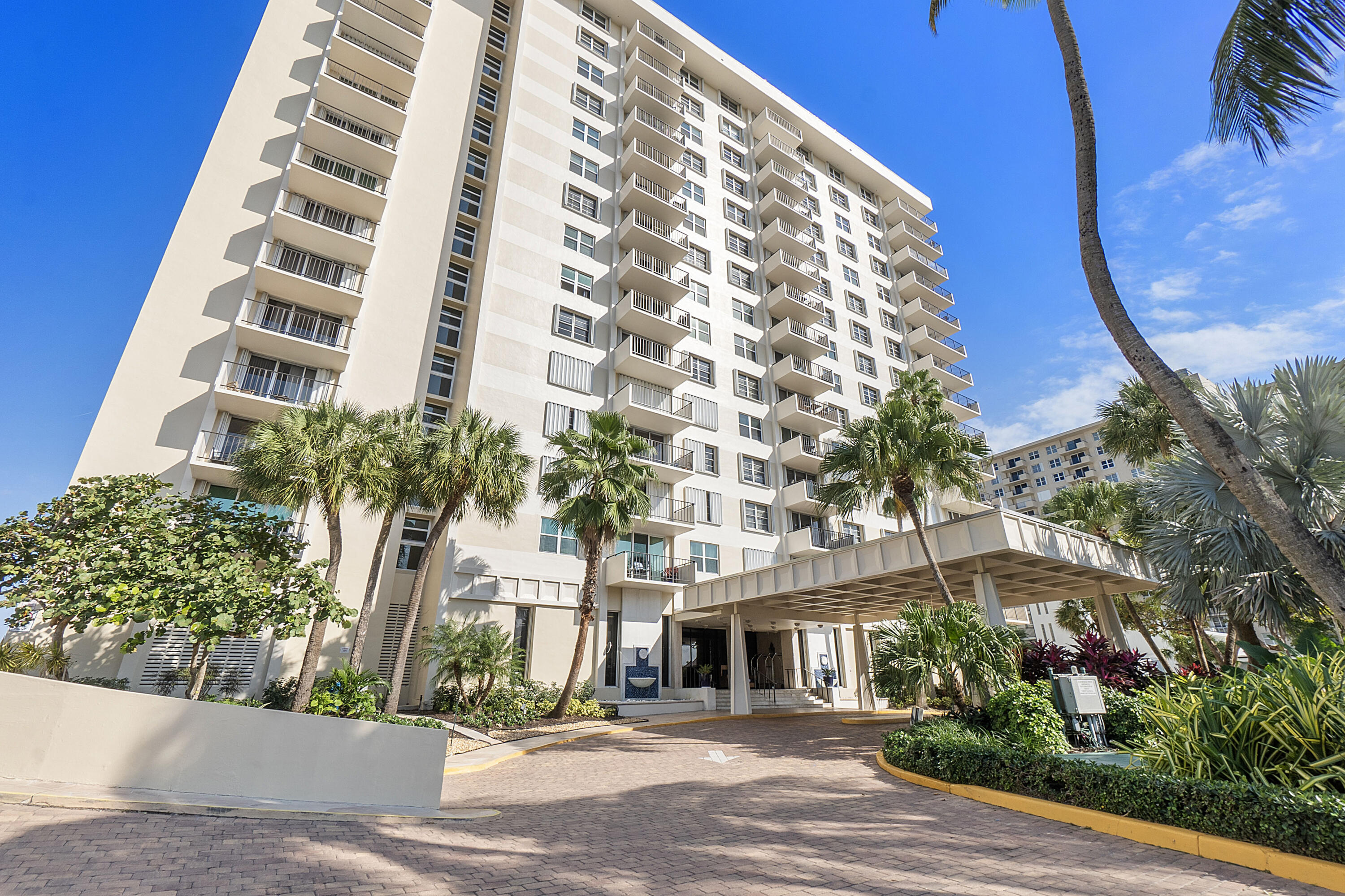 1900 S Ocean Blvd 16E_037 (1)