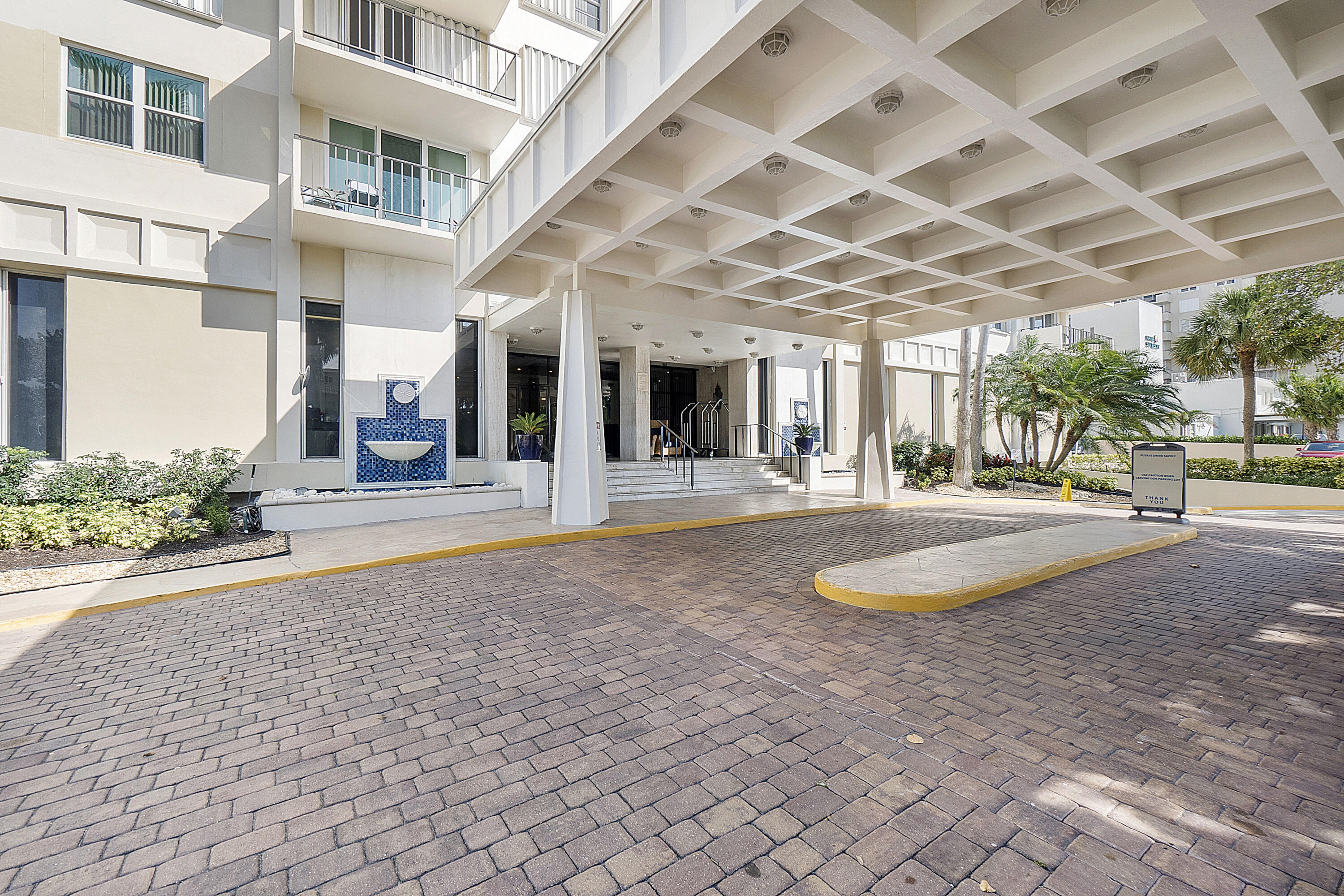1900 S Ocean Blvd 16E_036