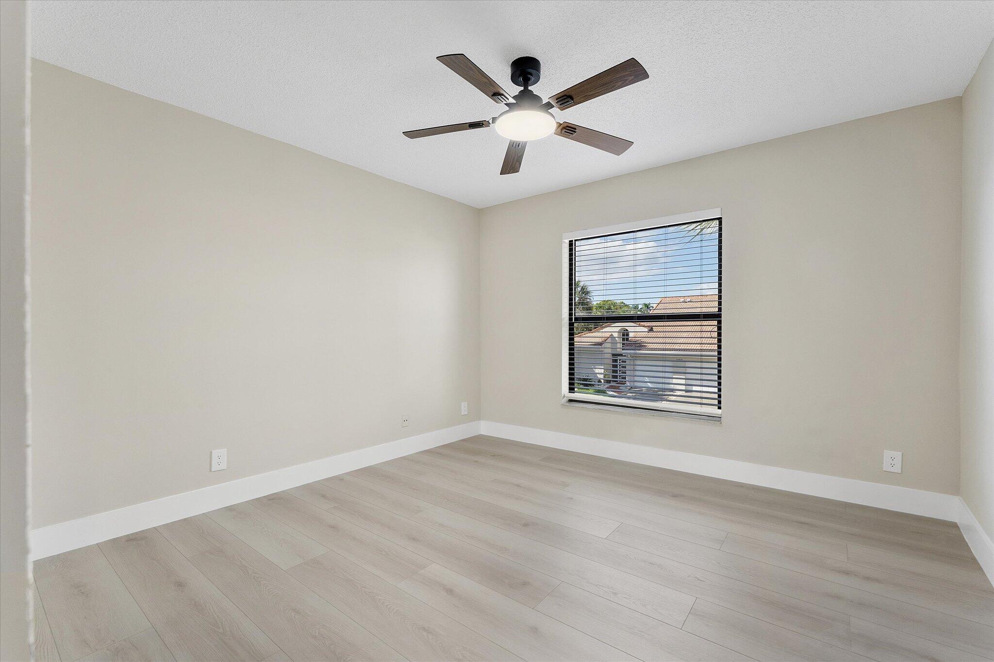 17-10890 Lakemore Lane_017