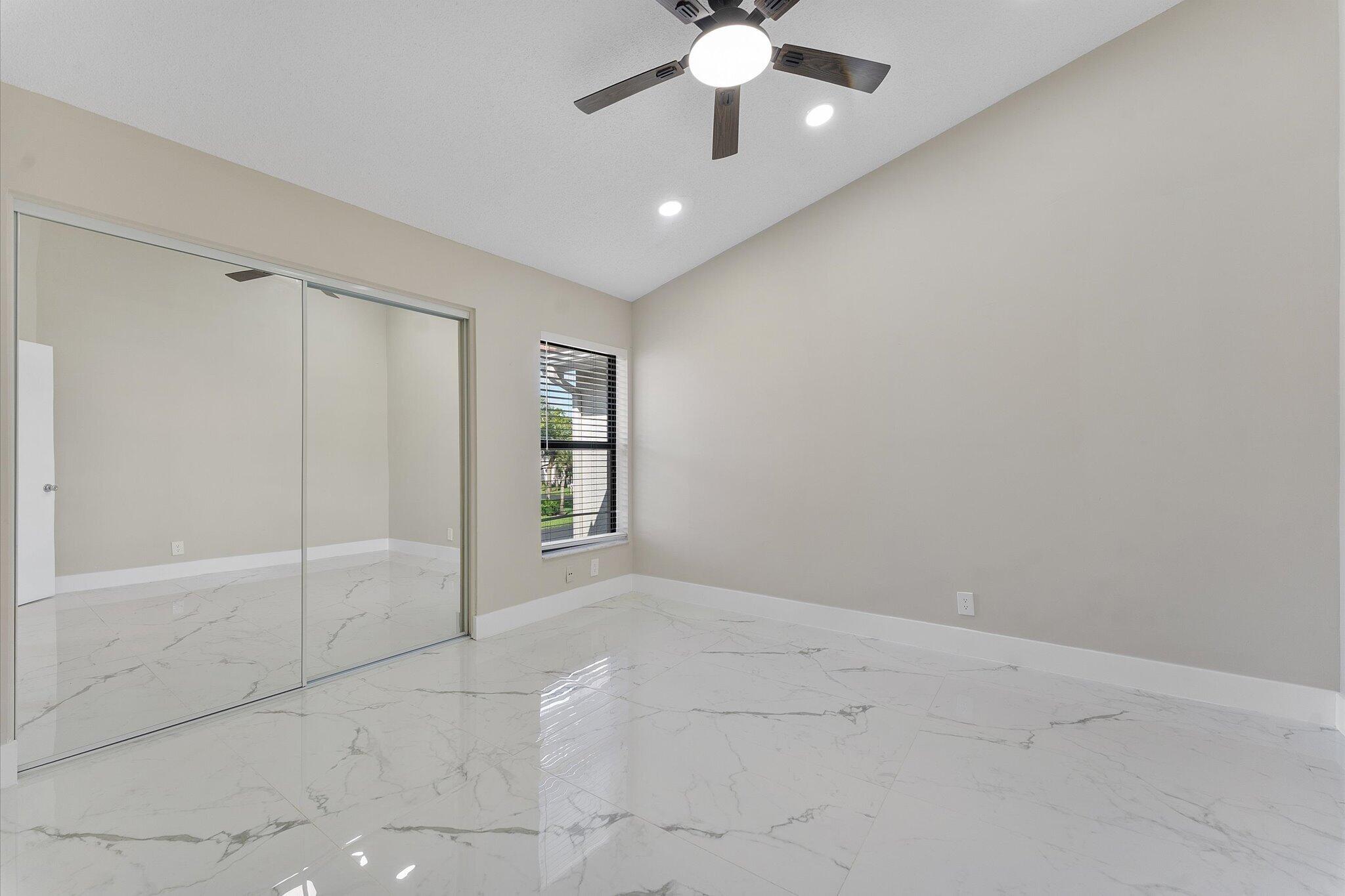 15-10890 Lakemore Lane_015