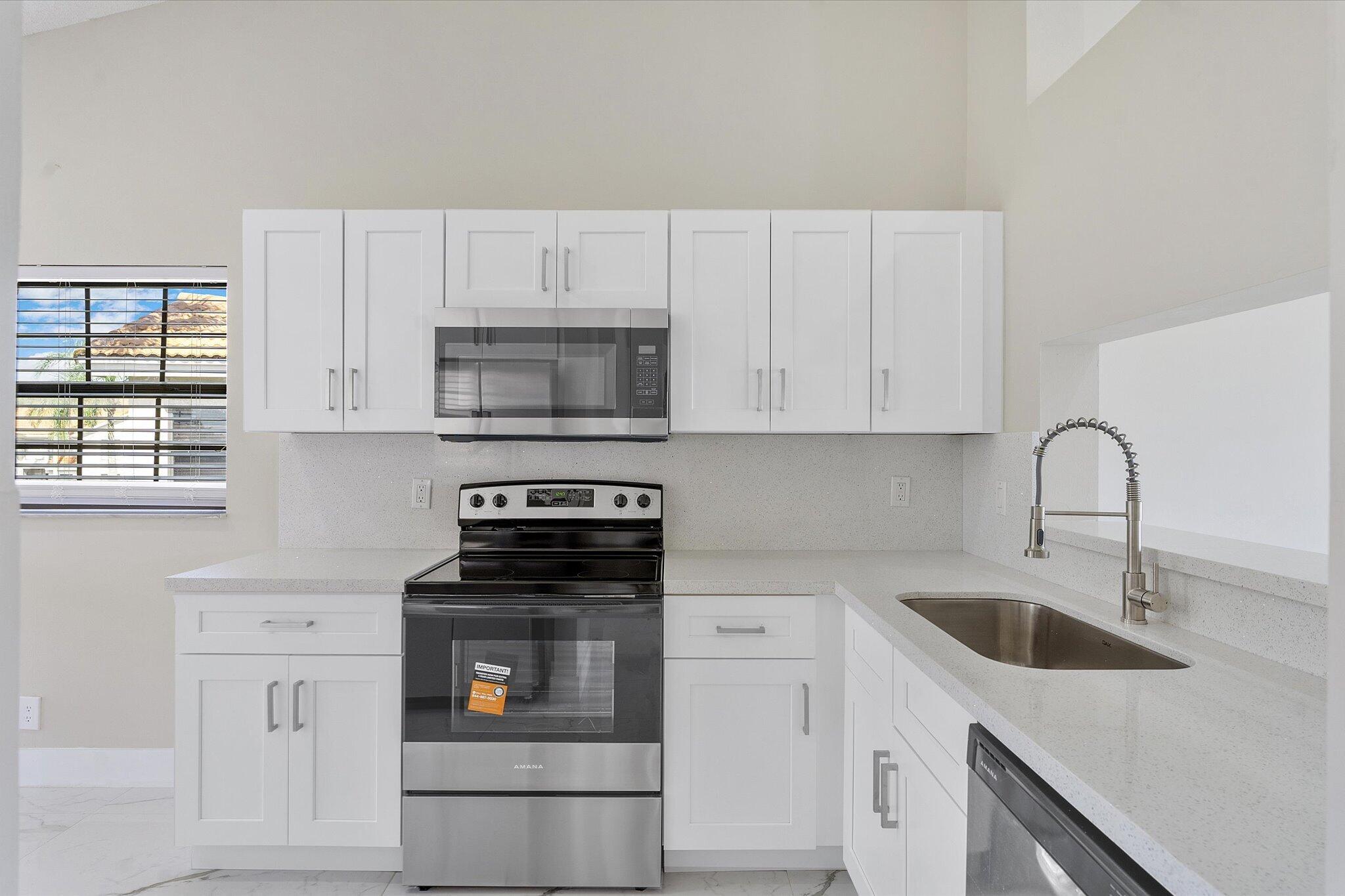 08-10890 Lakemore Lane_008