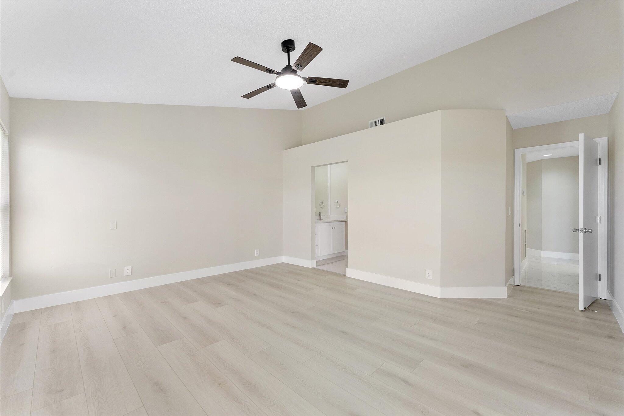 21-10890 Lakemore Lane_021