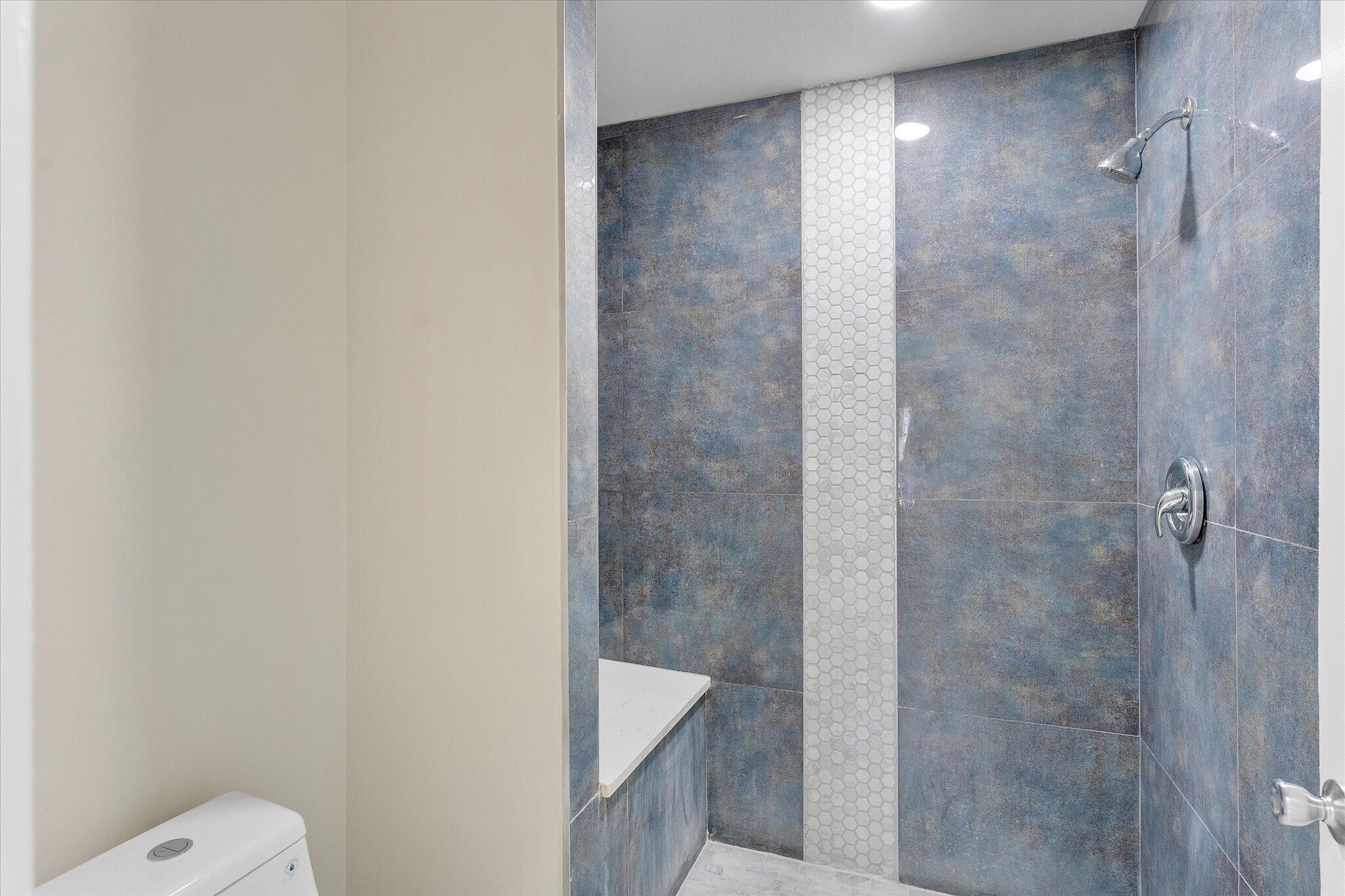 26-10890 Lakemore Lane_026