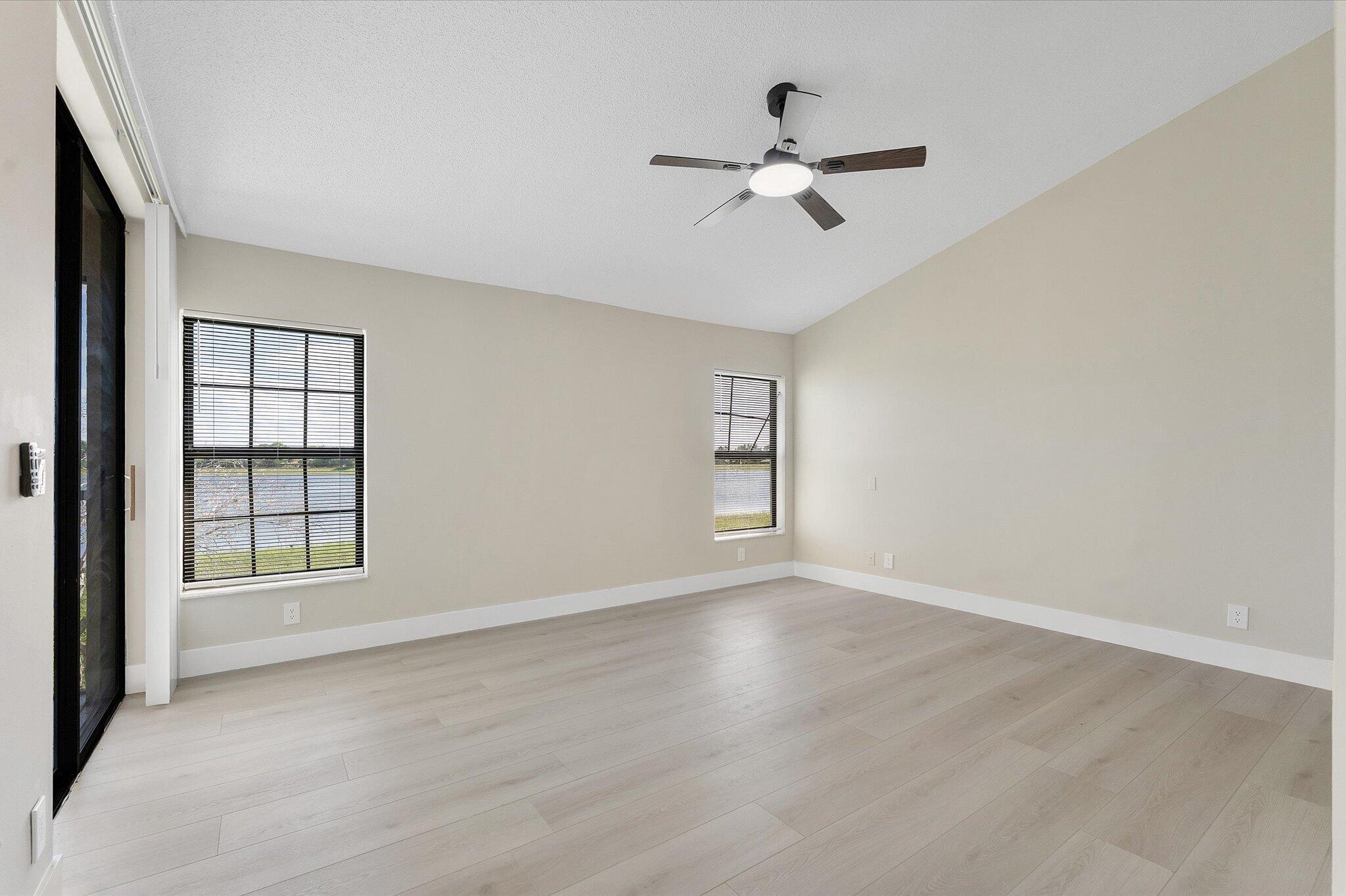 20-10890 Lakemore Lane_020