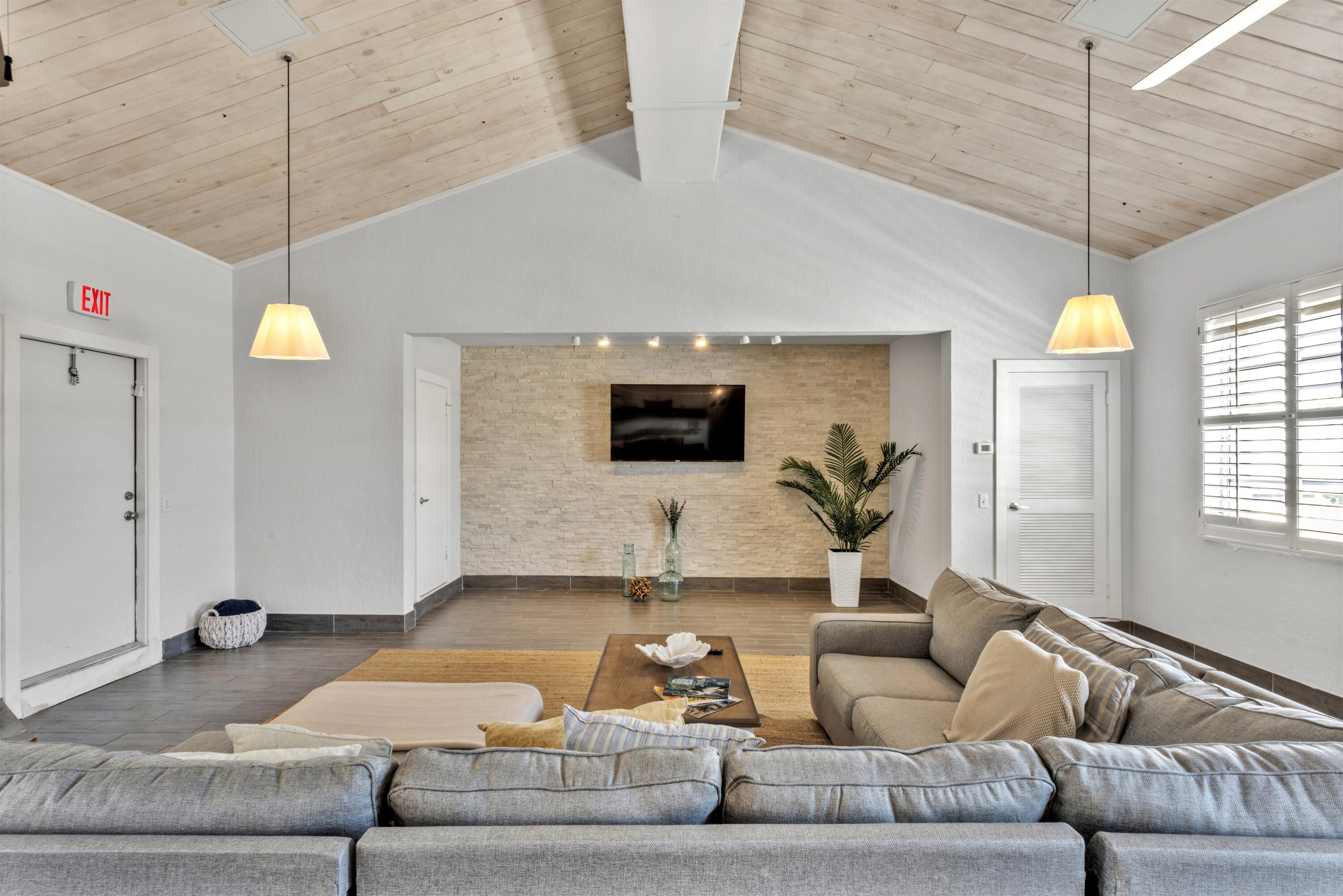 LIVING_ROOM_STRAIGHT LIVING_ROOM_STRAIGHT