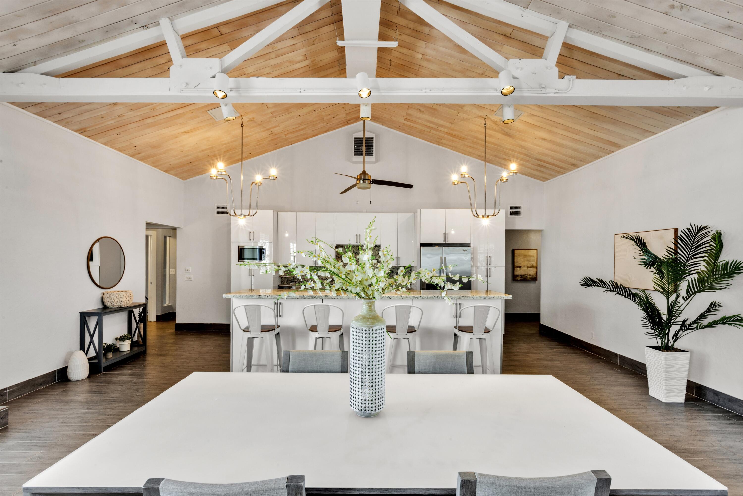 DINING_ROOM_STRAIGHT
