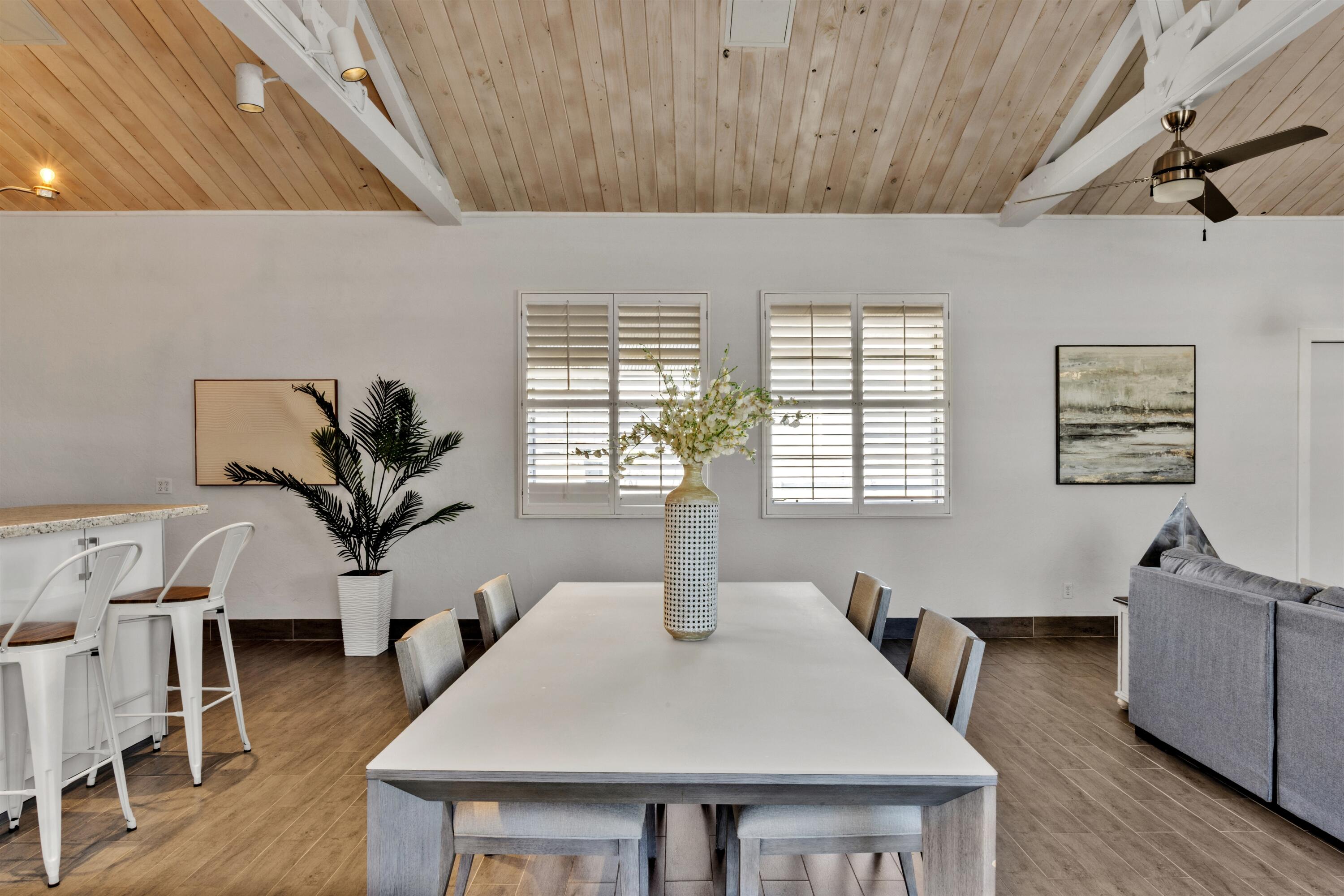 DINING_ROOM_STRAIGHT_RIGHT DINING_ROOM_STRAIGHT_RIGHT