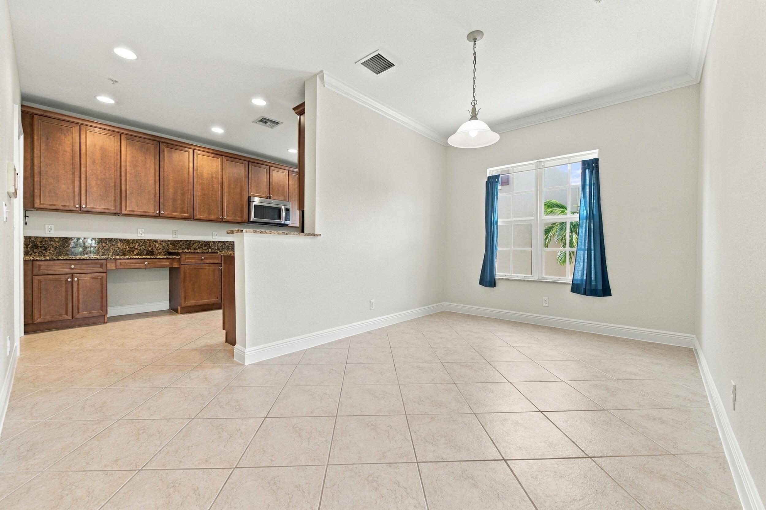 Dining/Kitchen