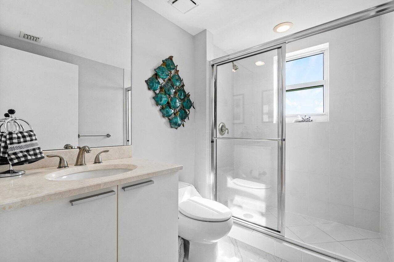 Guest bath #1 Full with views