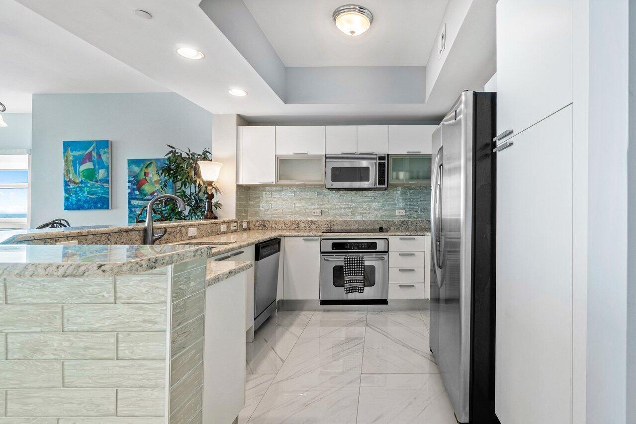 011-2640LakeShoreDrive-1216-RivieraBeach