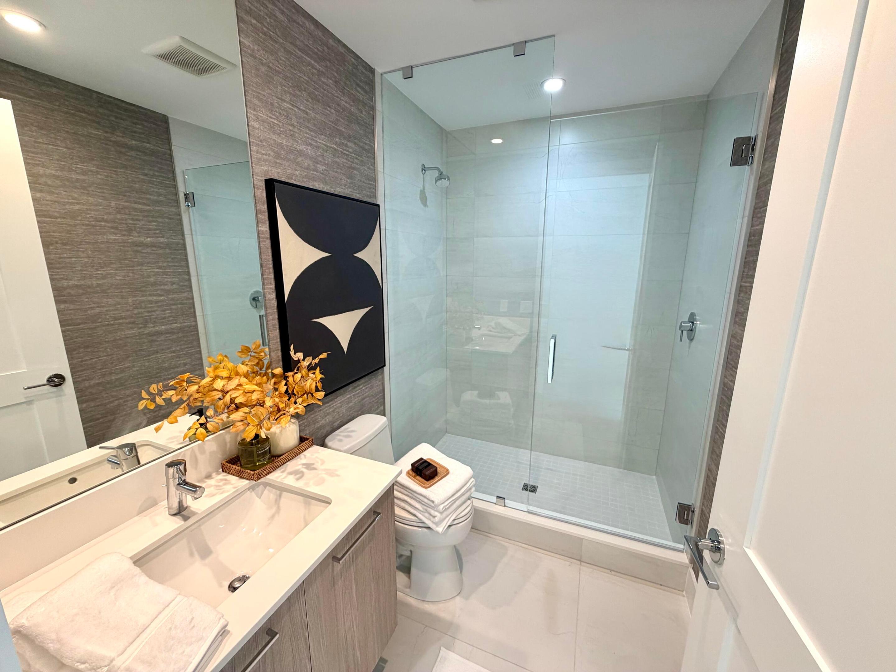 Den Bath/Shower