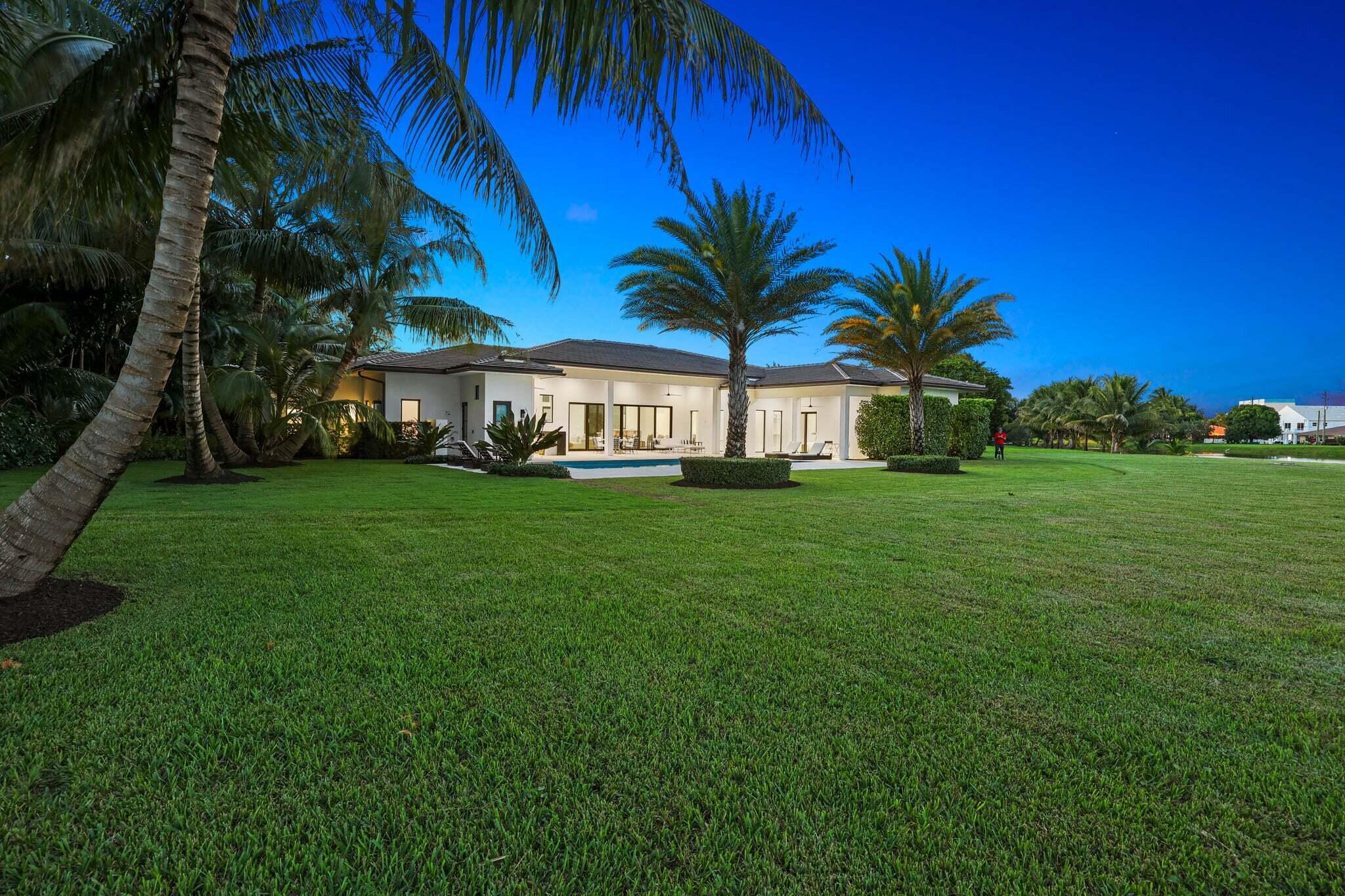 Oversized Private Waterfront