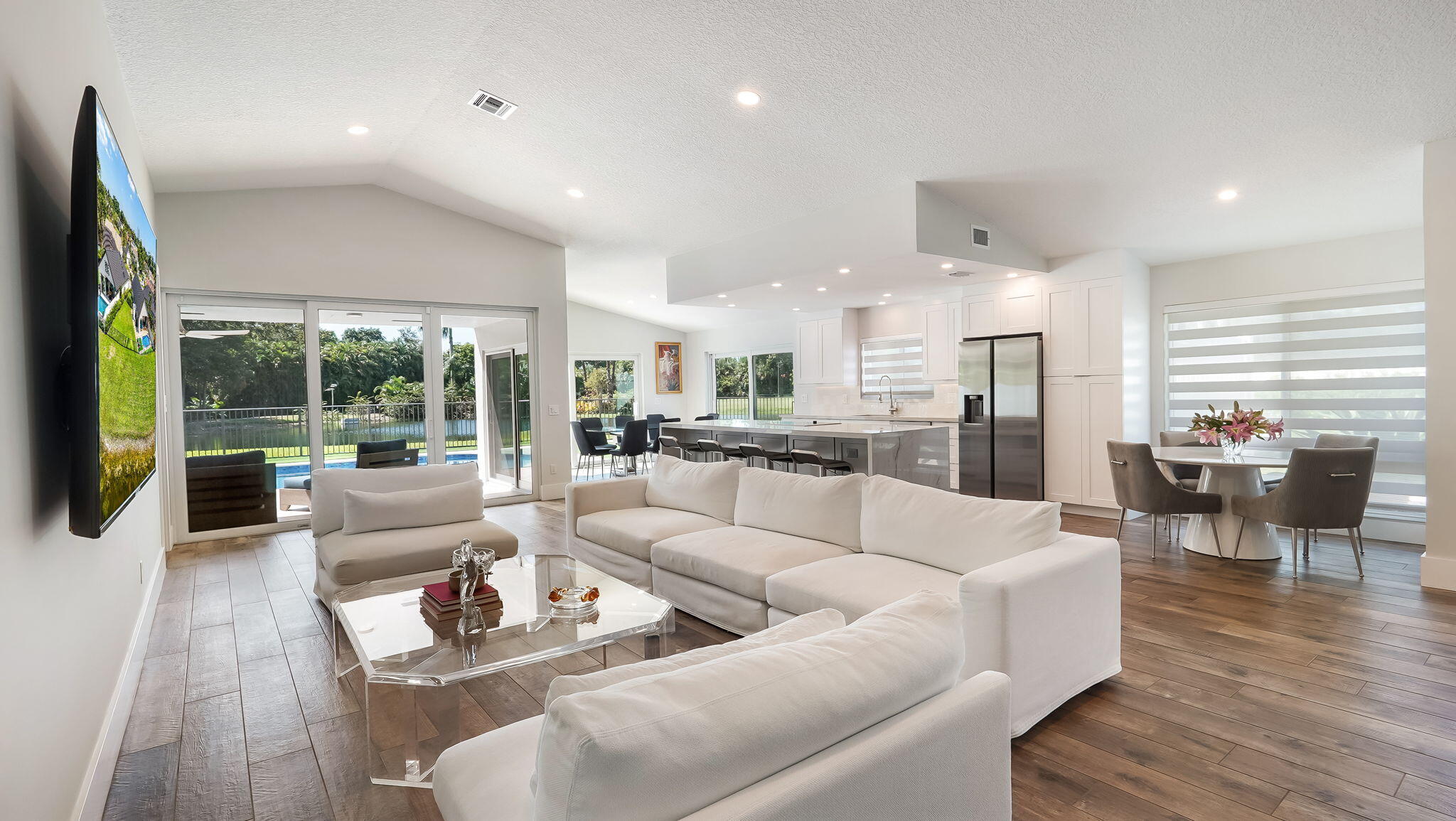 Living Area Living Area