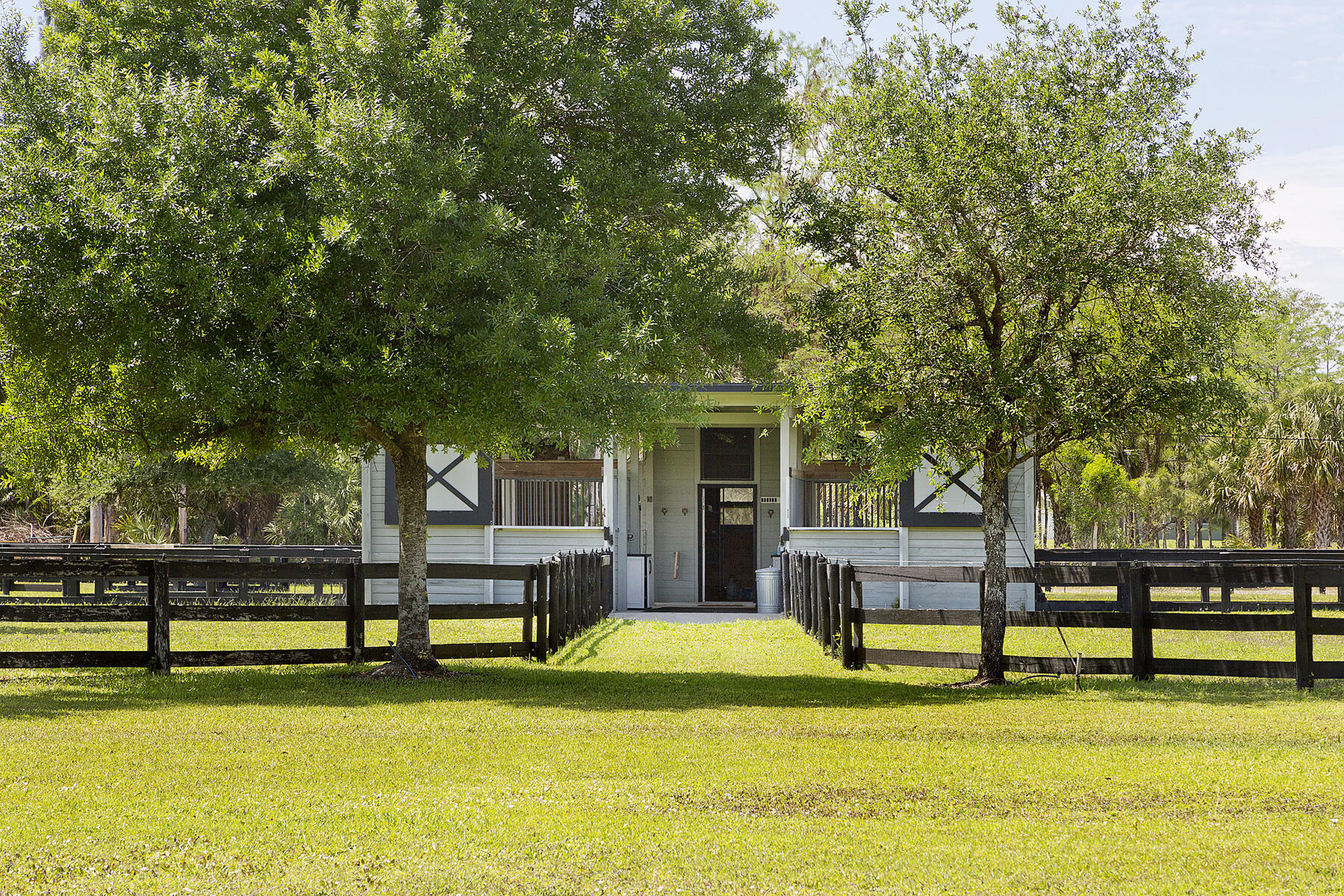 4 stall barn