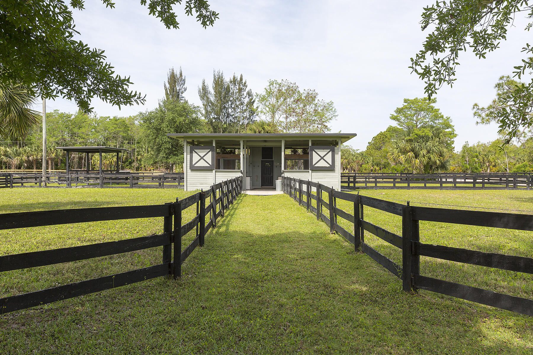 4 stall barn