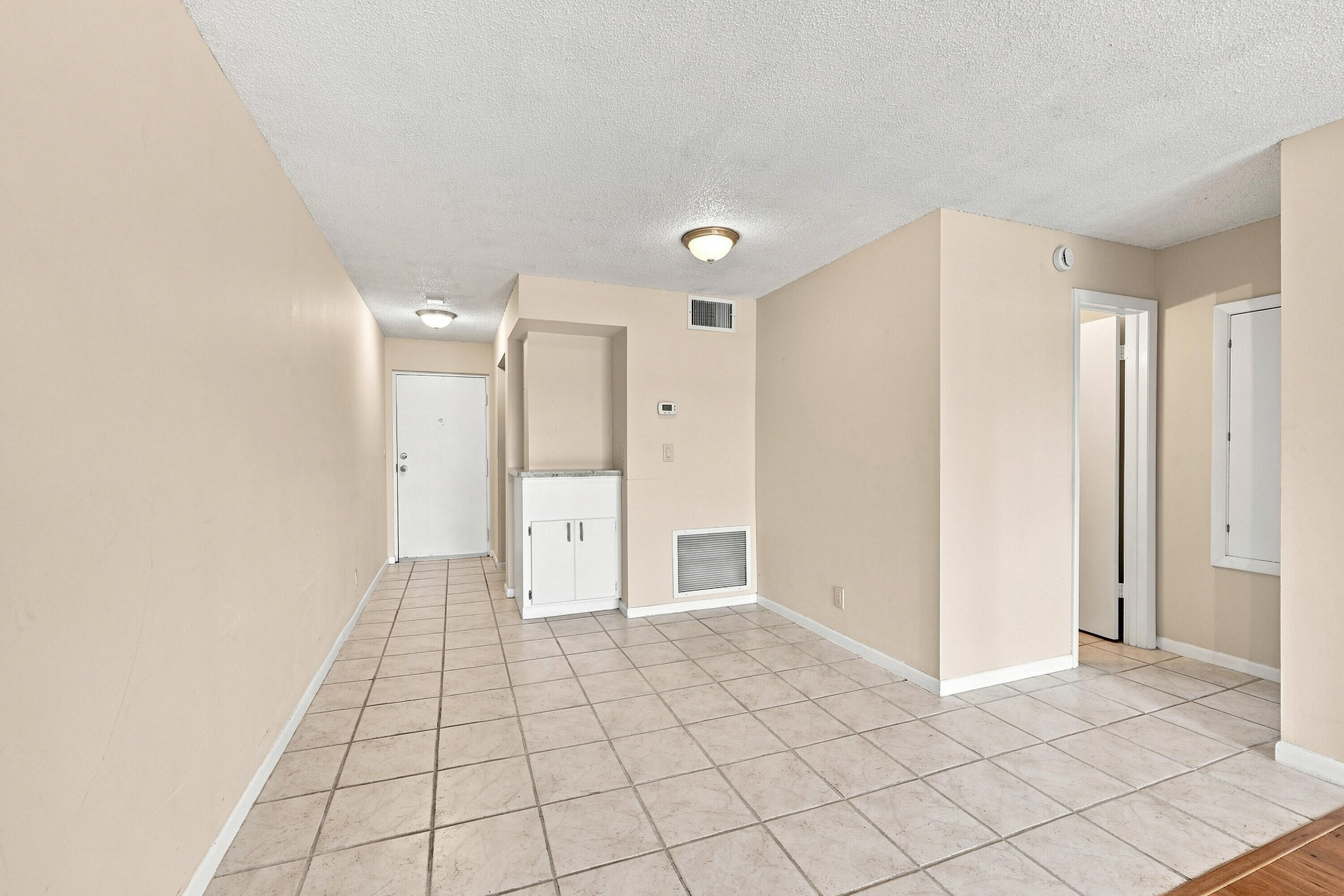 04_dining area