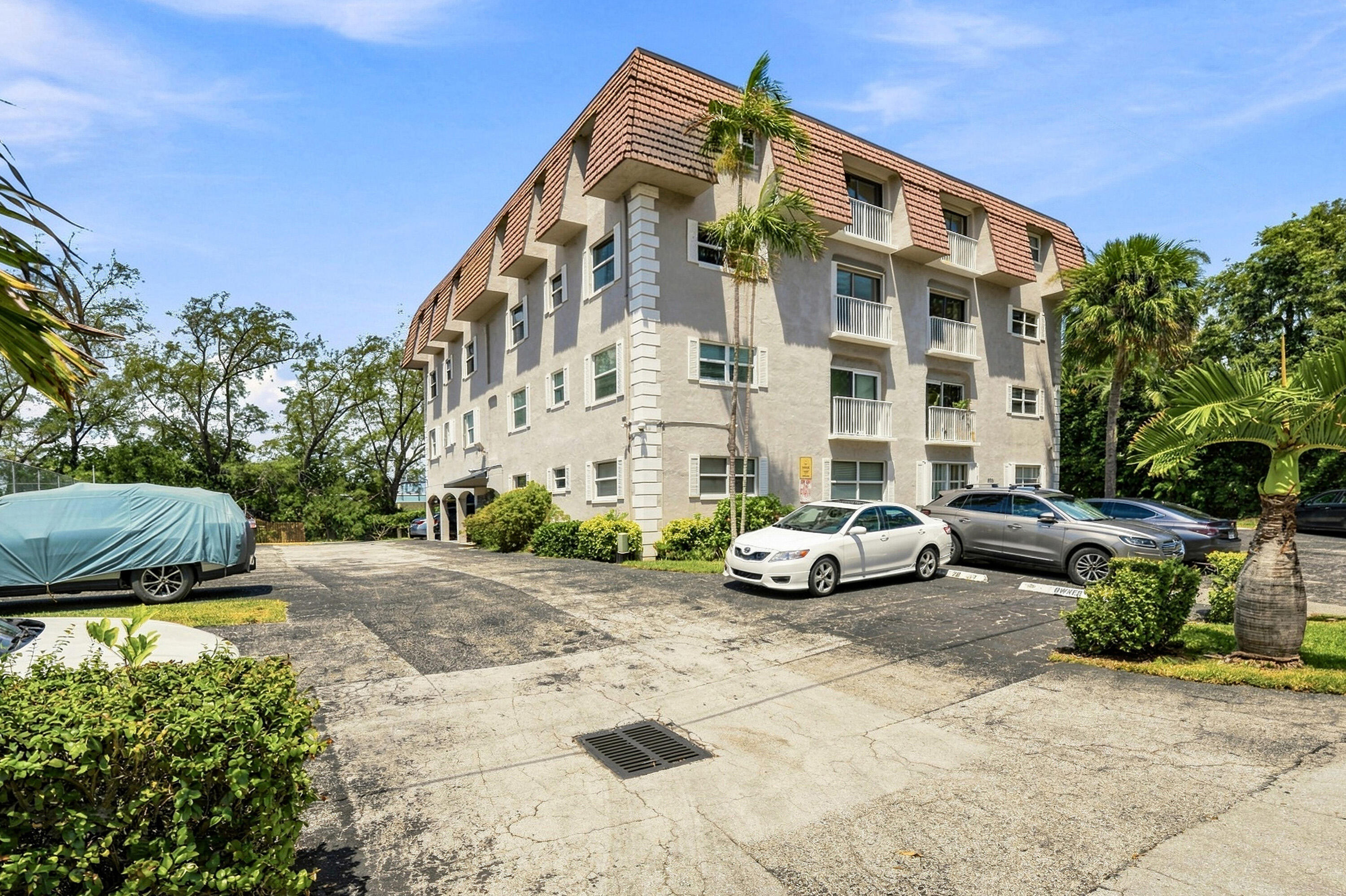01_property exterior
