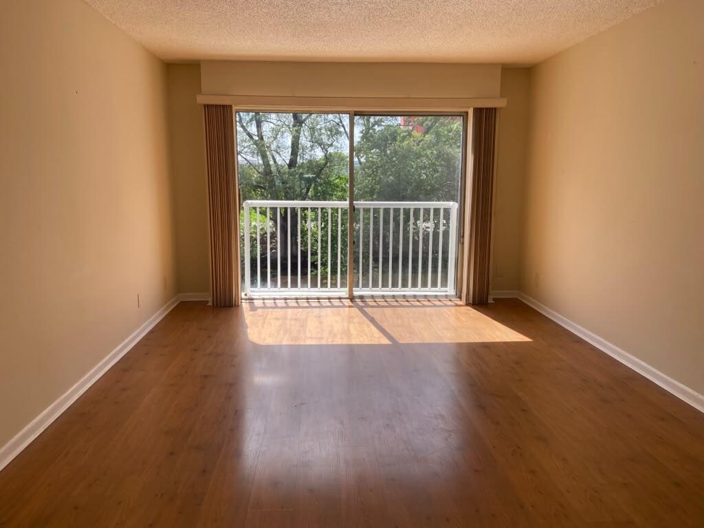 LIVINGROOM #204N LIVINGROOM #204N