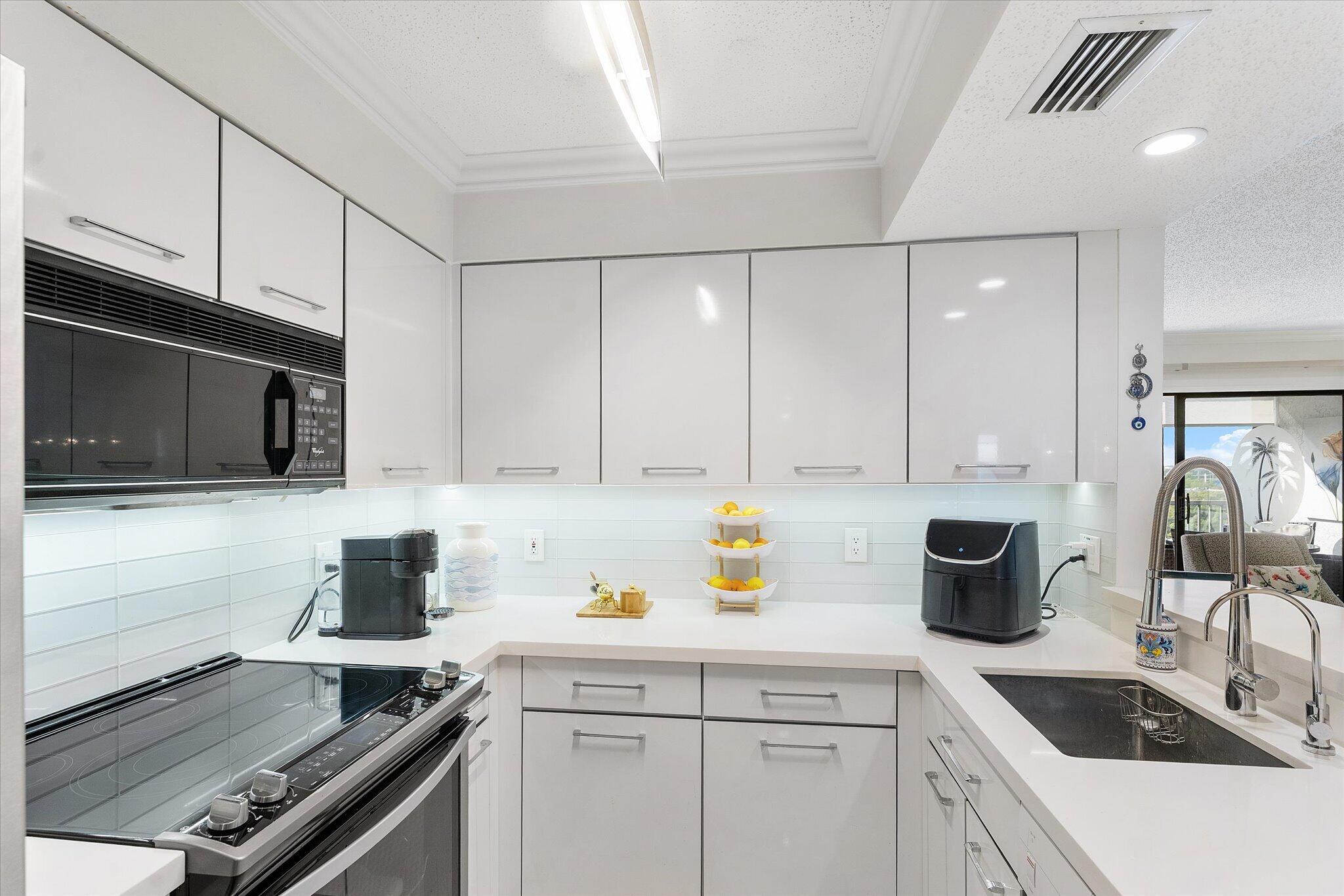 11-2240 Cypress Bend Drive_011