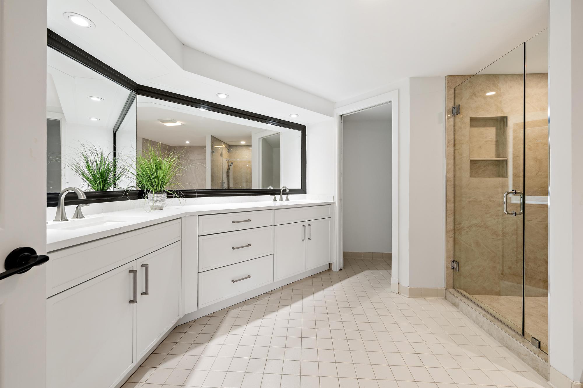 1124 Marine Way W D2R-2