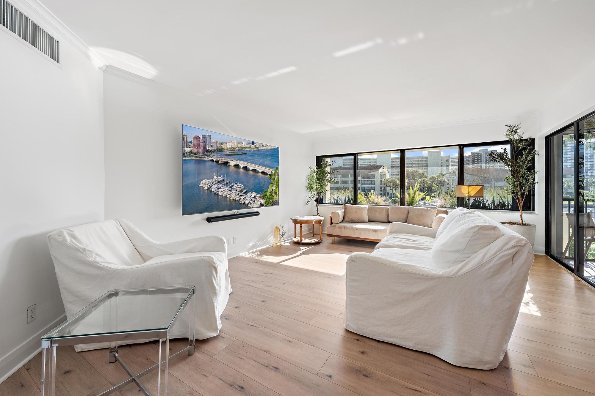 1124 Marine Way W D2R-8