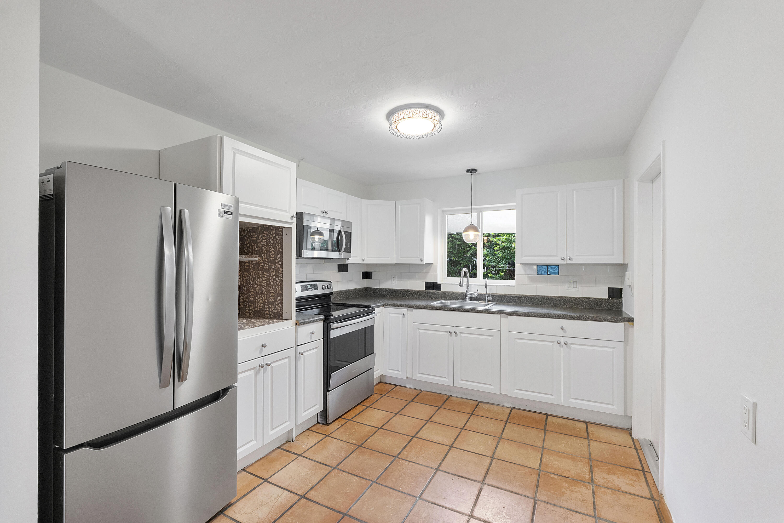 Spacious kitchen