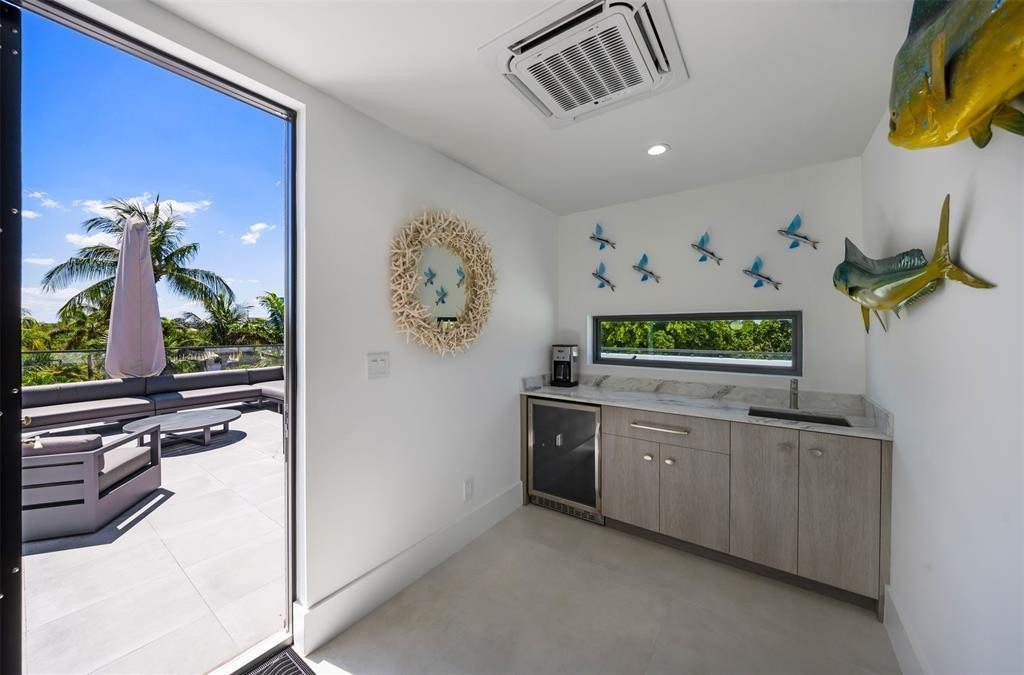 Rooftop Wet Bar
