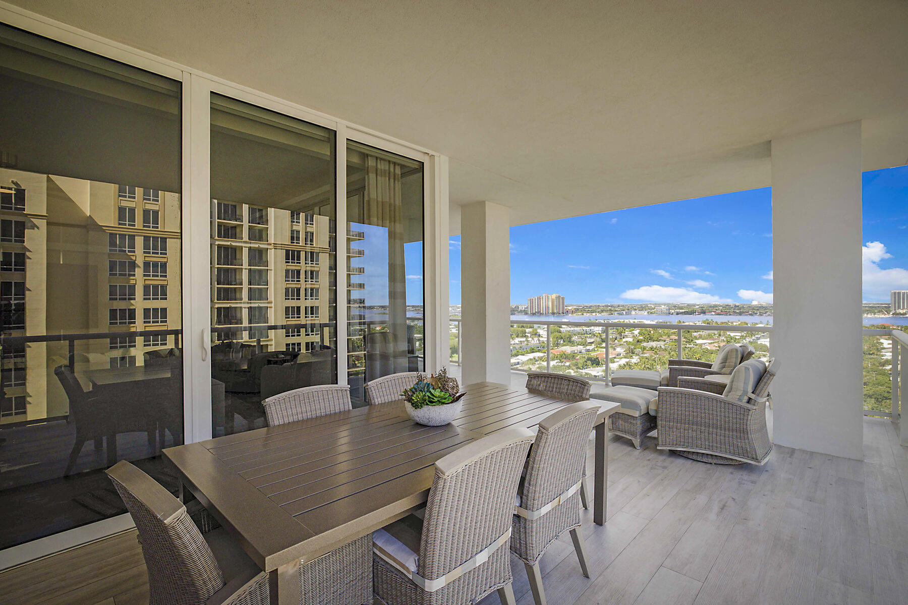 WRAPAROUND BALCONY